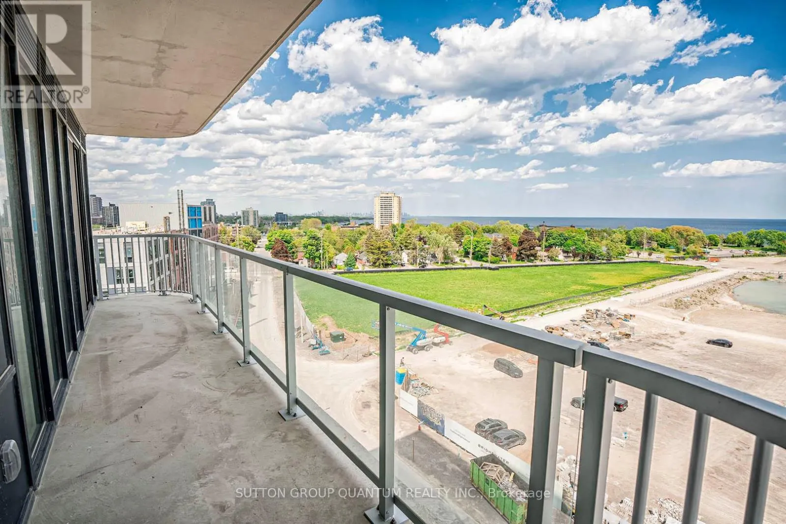 805 - 220 MISSINNIHE WAY