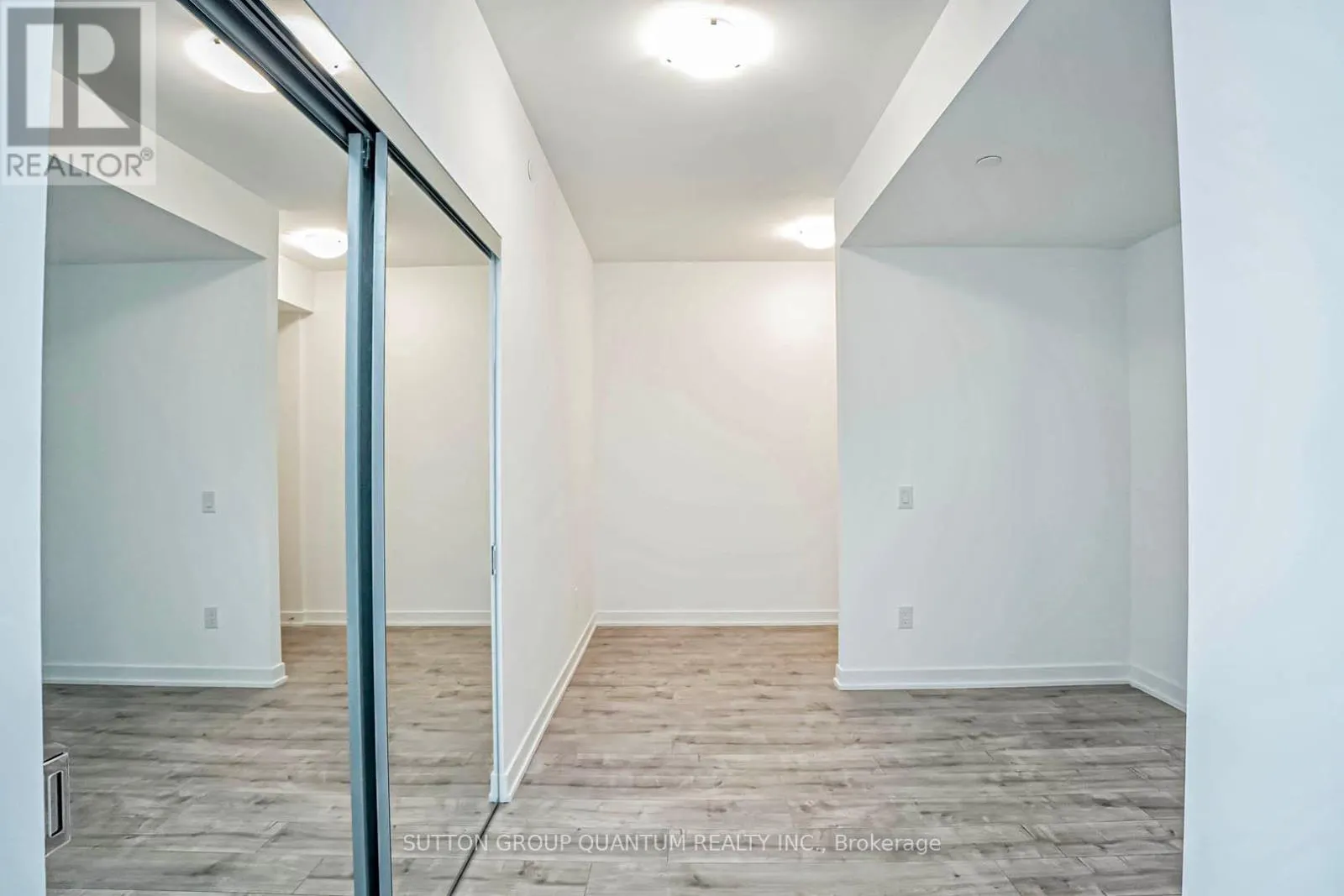 805 - 220 MISSINNIHE WAY