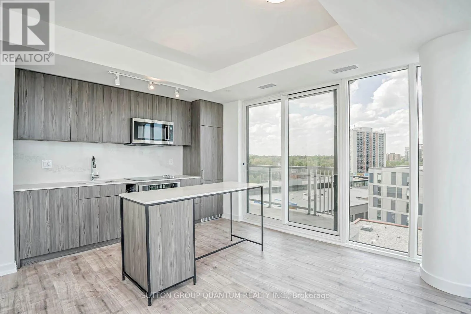 805 - 220 MISSINNIHE WAY