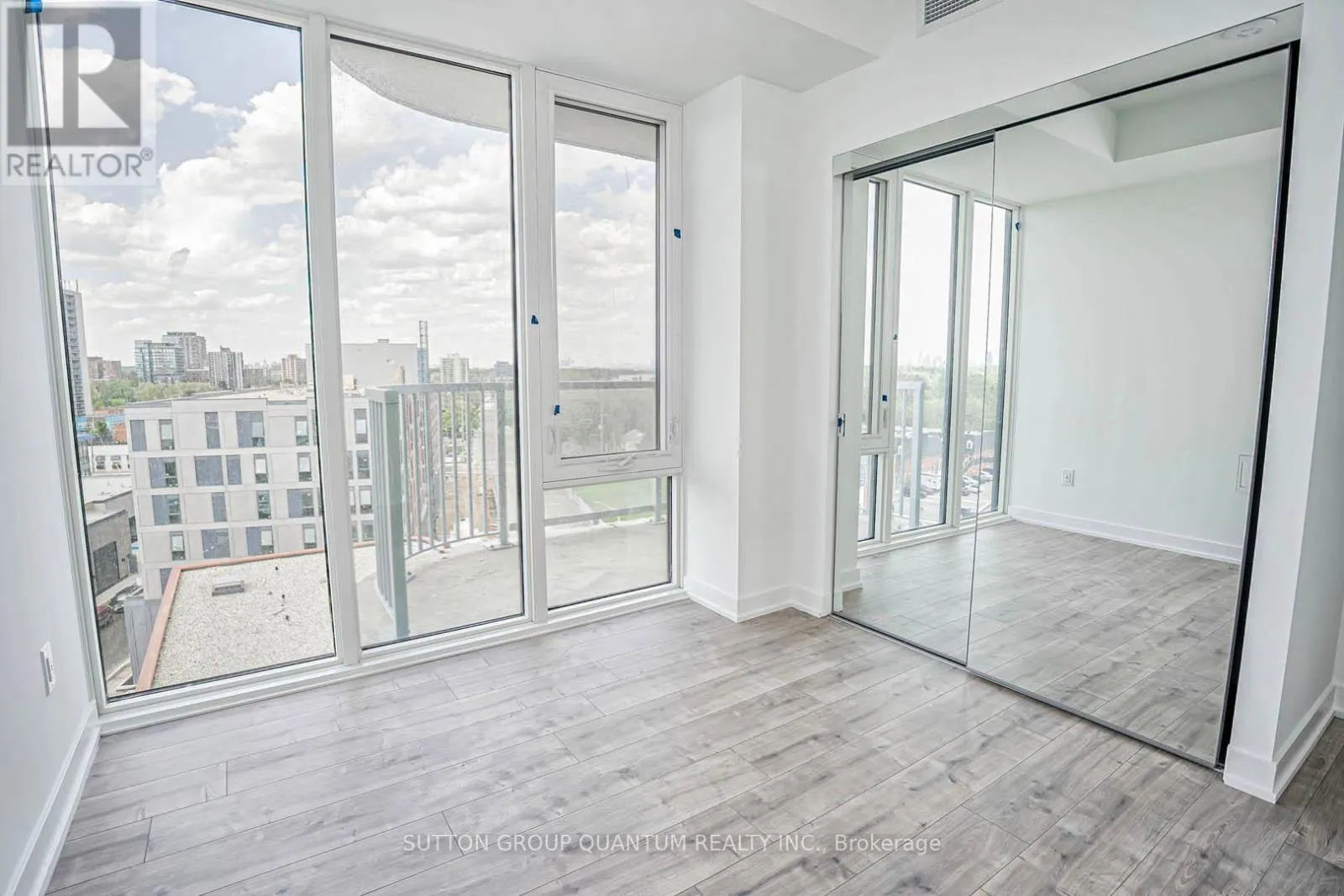 805 - 220 MISSINNIHE WAY