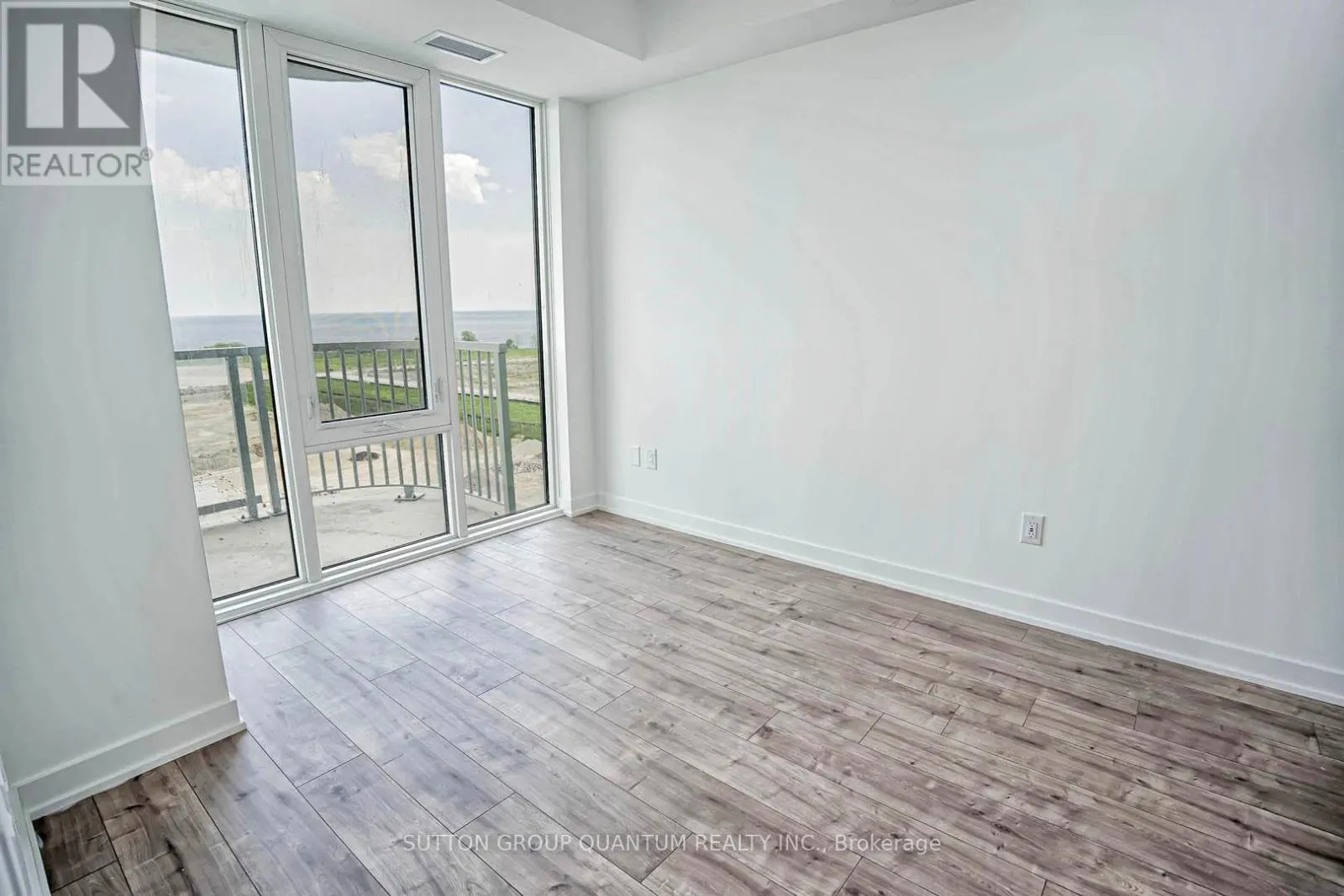 805 - 220 MISSINNIHE WAY