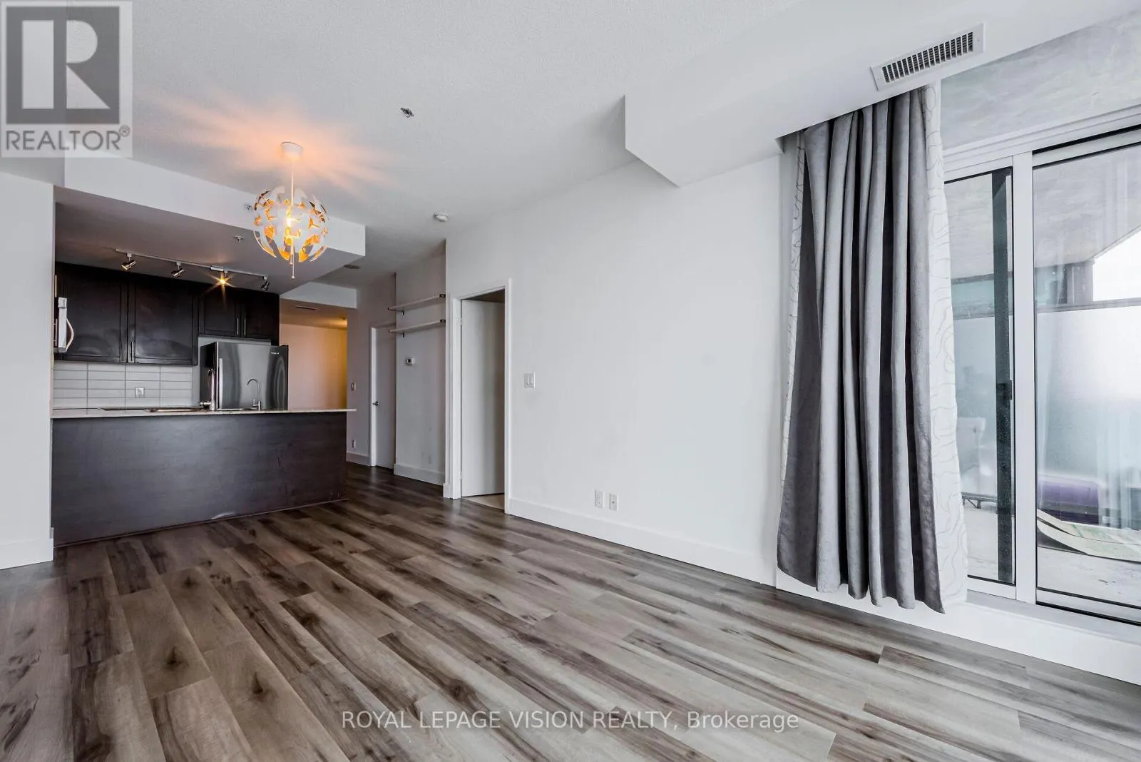 2507 - 3985 GRAND PARK DRIVE