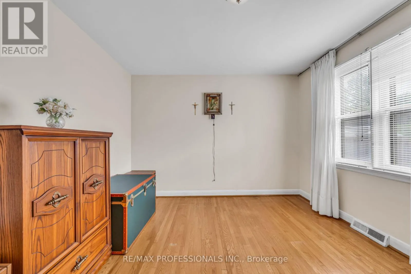 23 BOURDON AVENUE