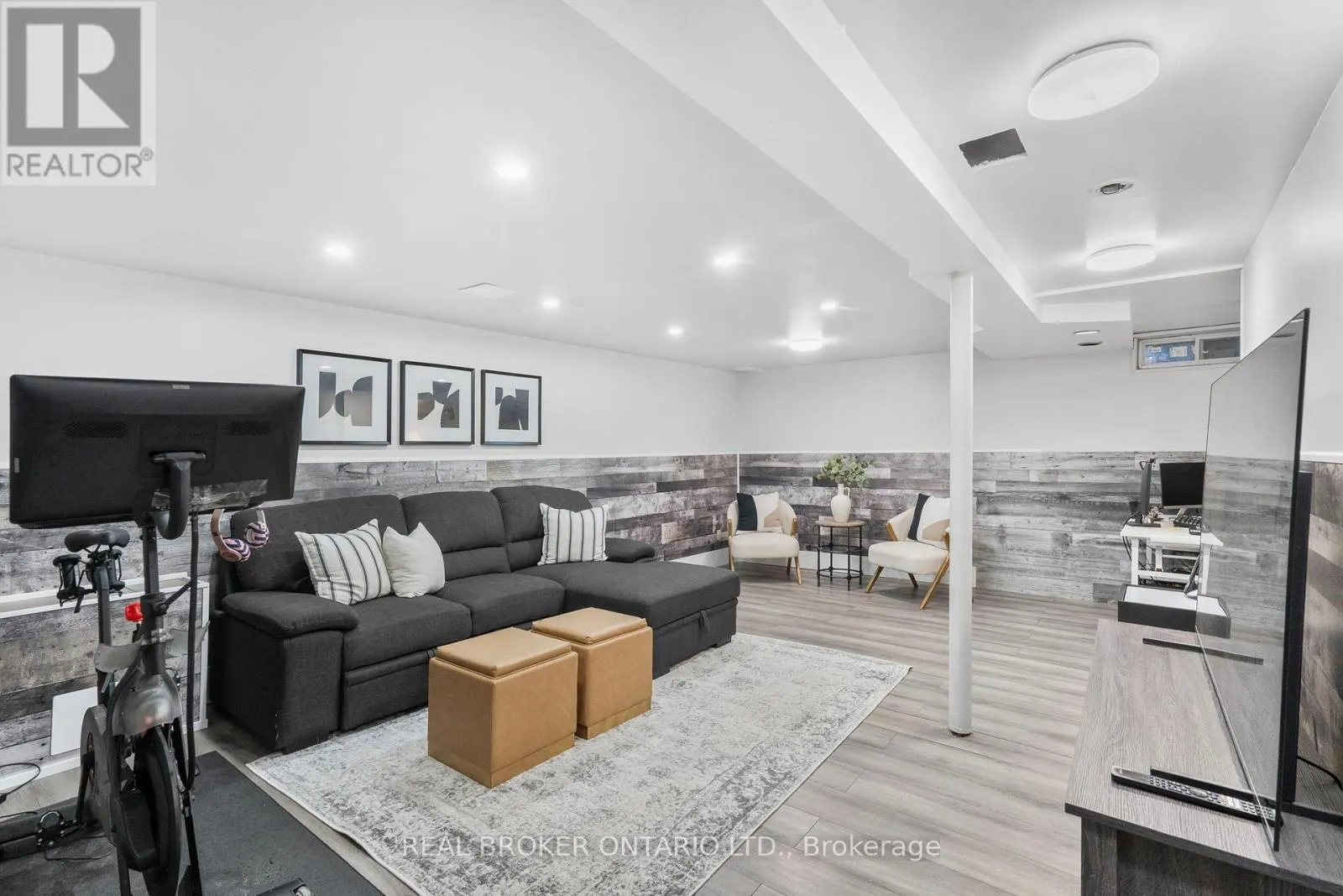 40 DAVIS CRESCENT