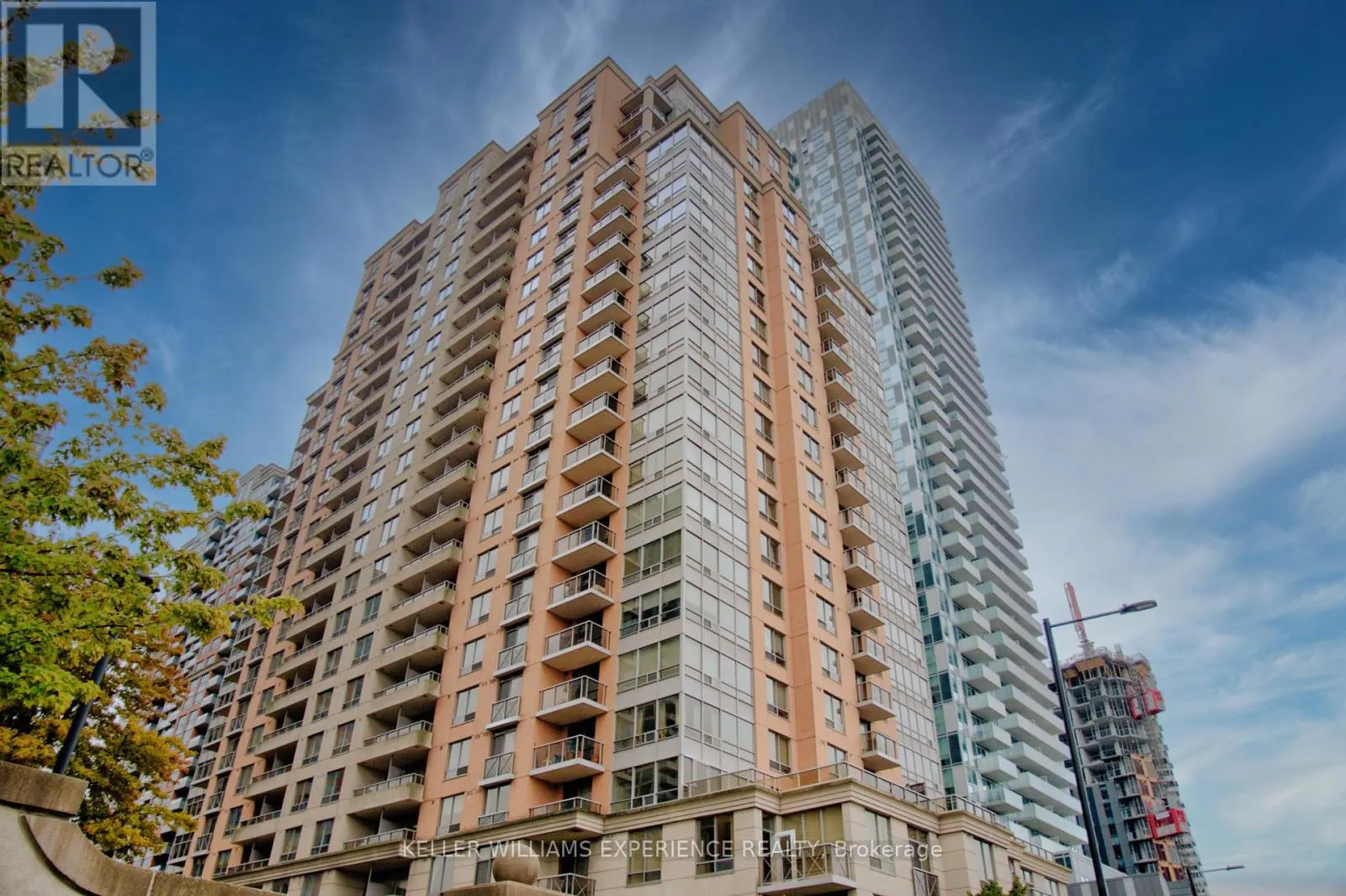 2315 - 5233 DUNDAS STREET W