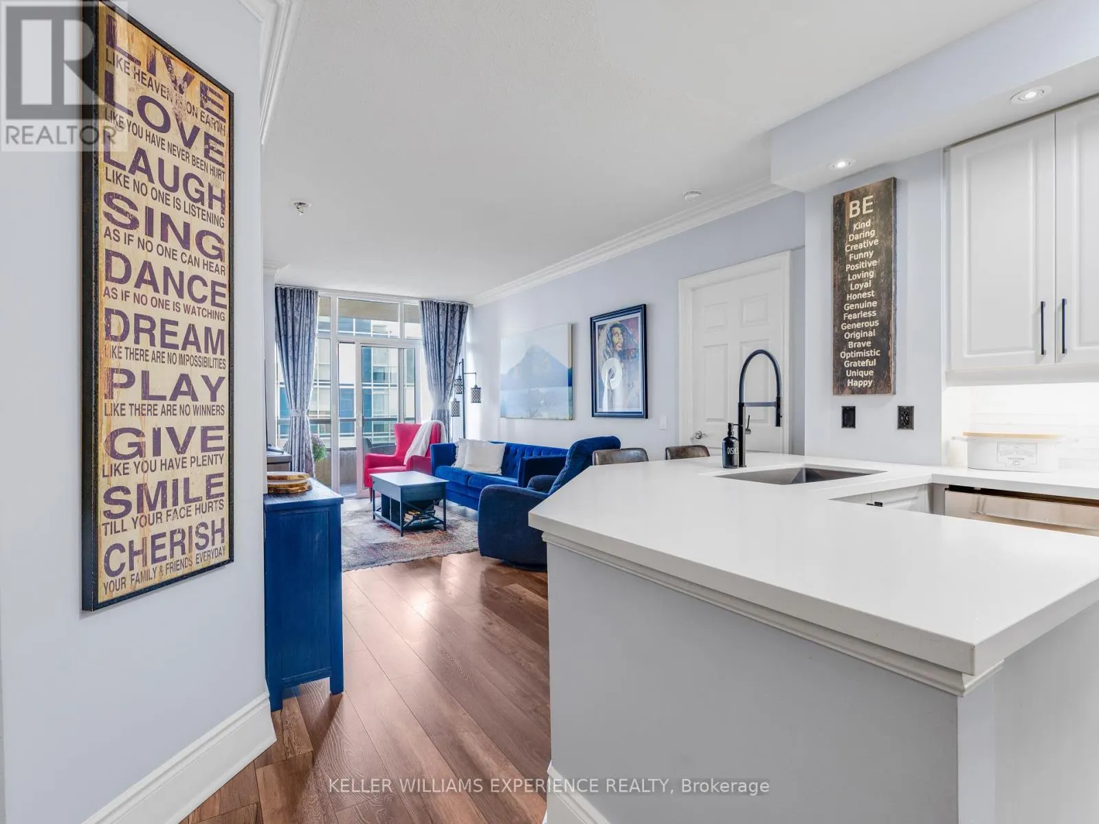 2315 - 5233 DUNDAS STREET W