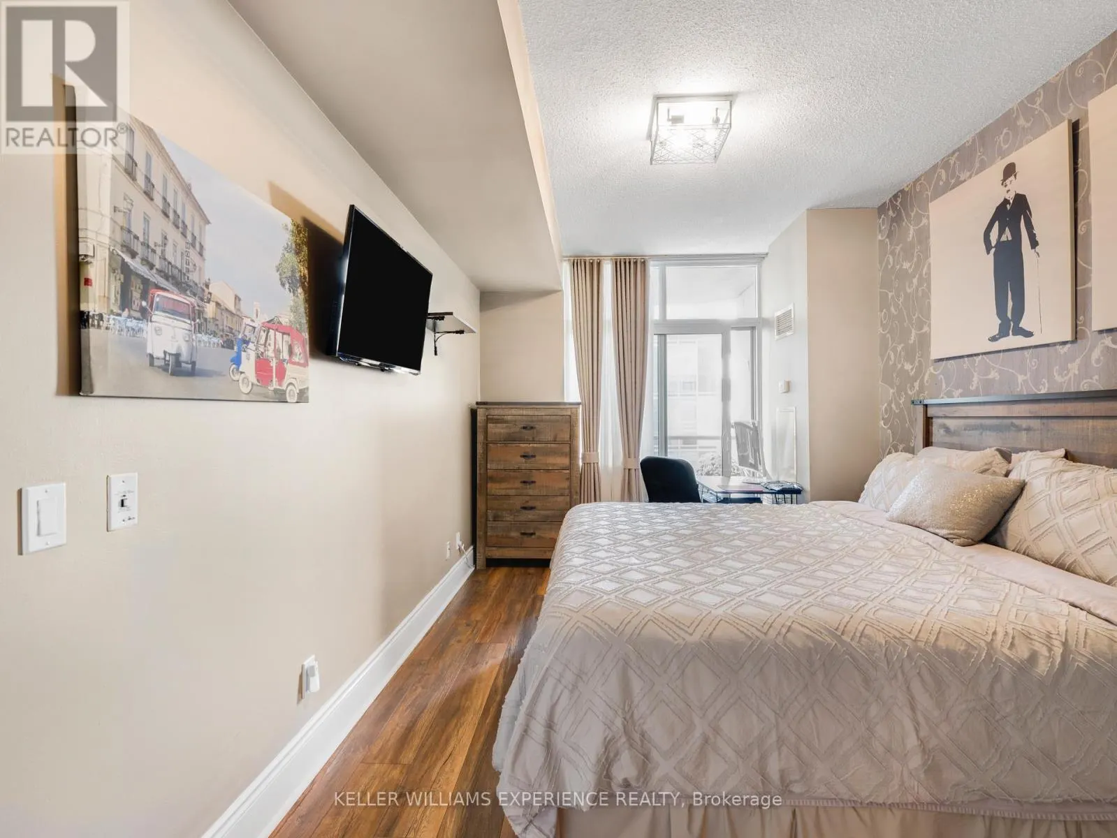 2315 - 5233 DUNDAS STREET W