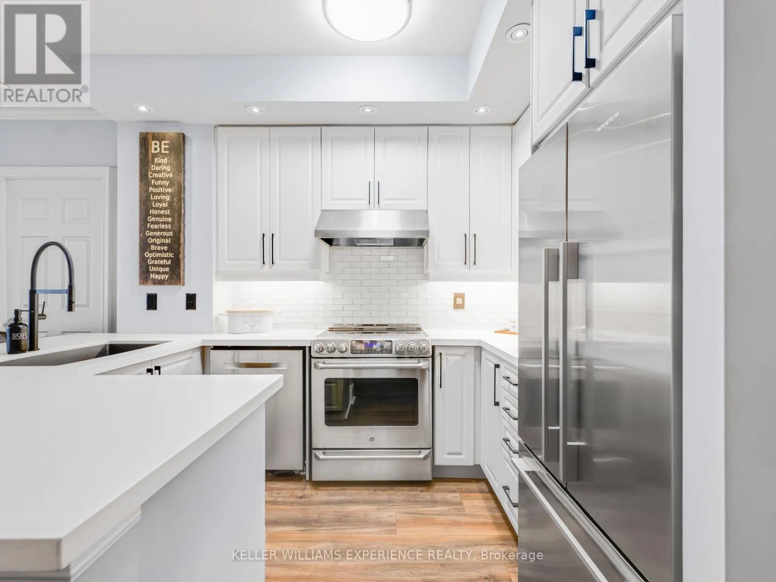 2315 - 5233 DUNDAS STREET W