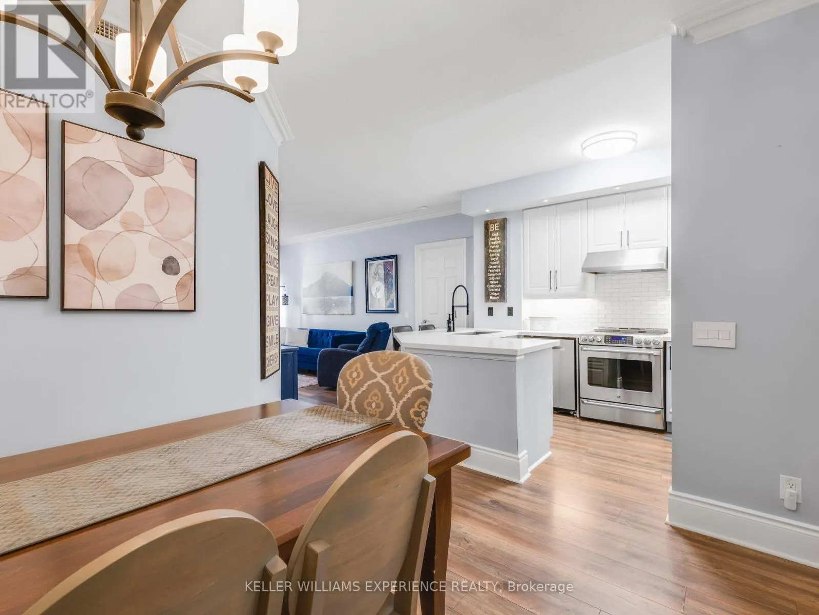2315 - 5233 DUNDAS STREET W