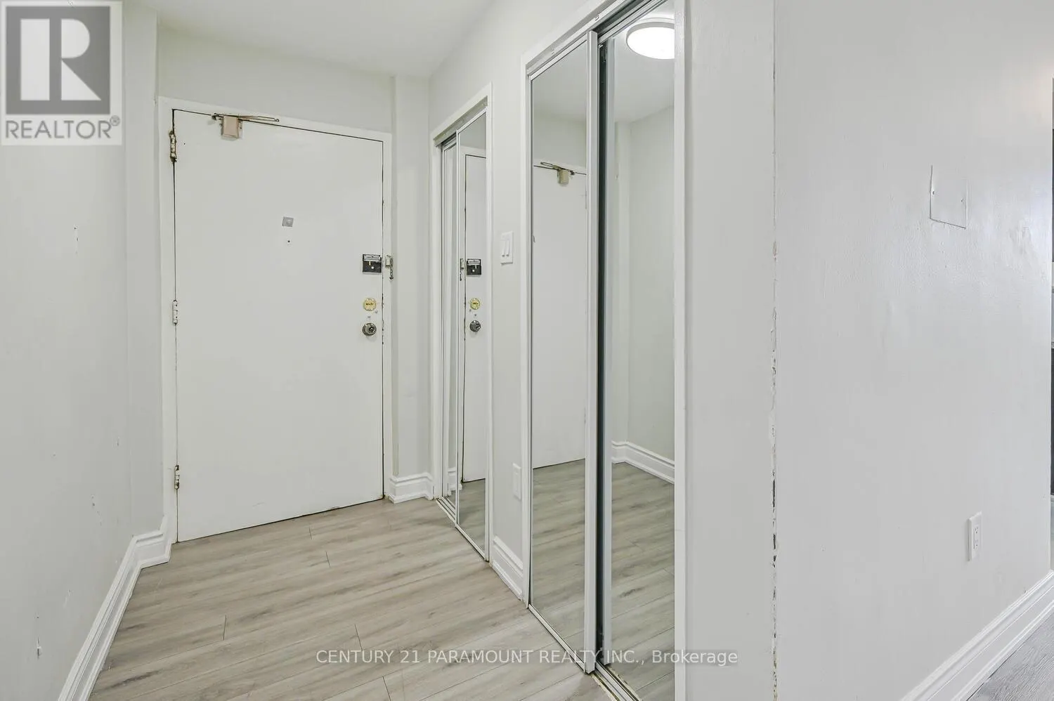 207 - 60 STEVENSON ROAD