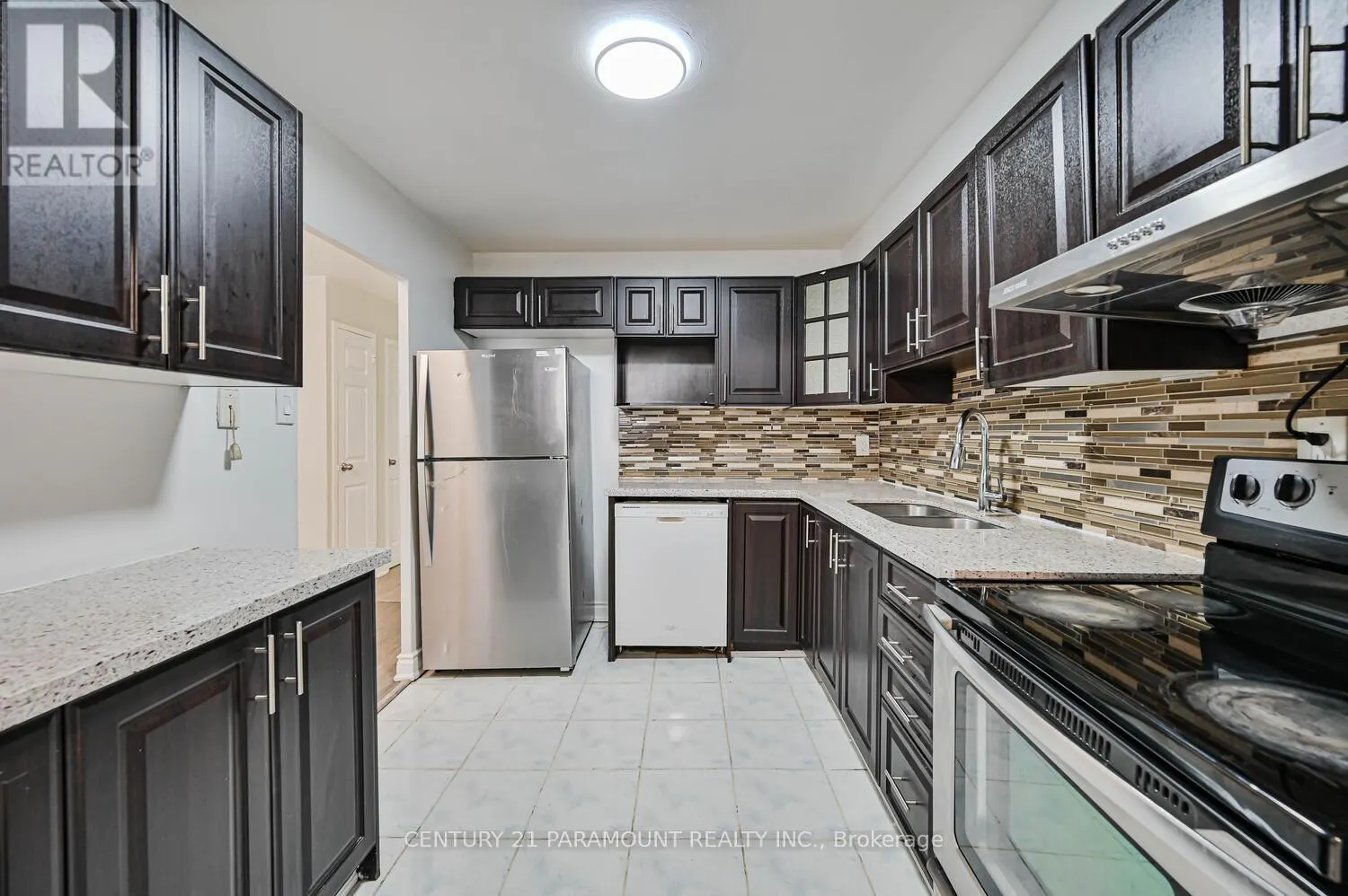 207 - 60 STEVENSON ROAD