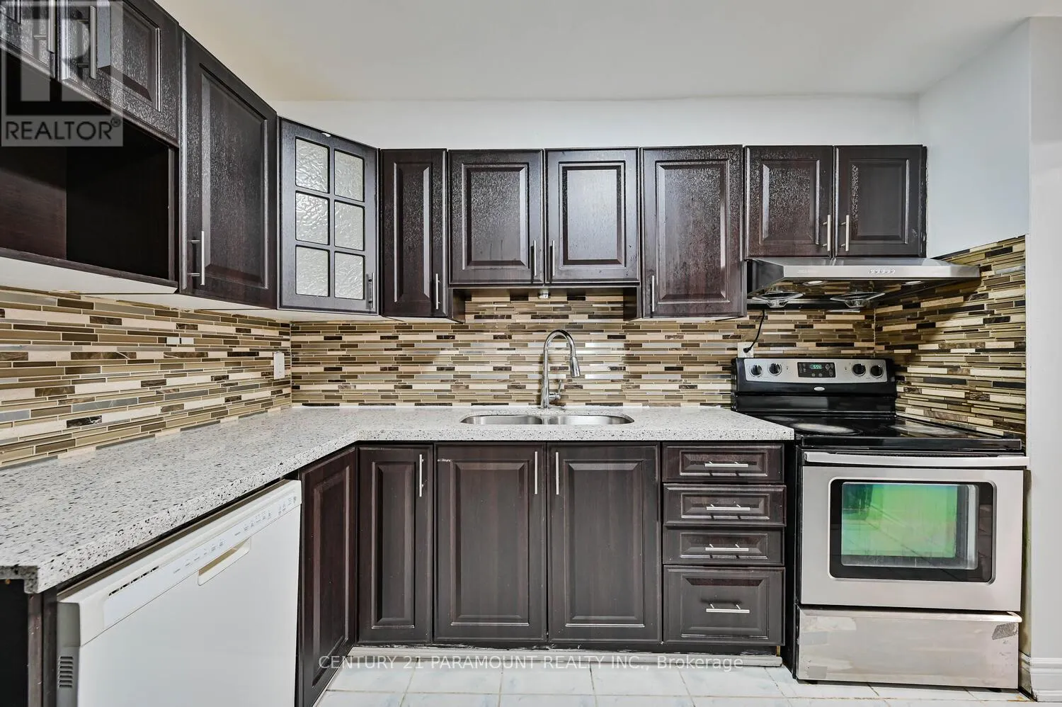 207 - 60 STEVENSON ROAD