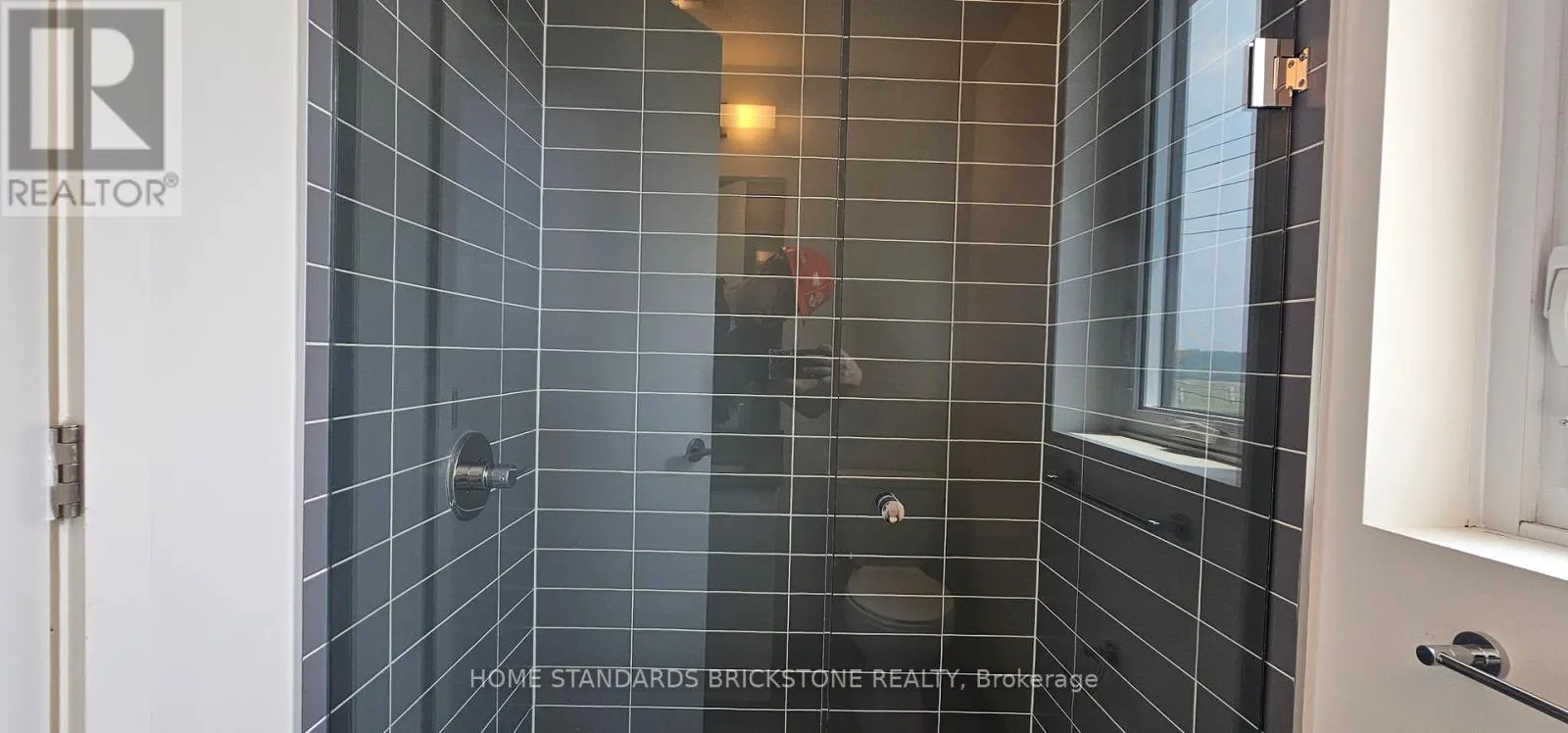 304 - 3079 TRAFALGAR ROAD