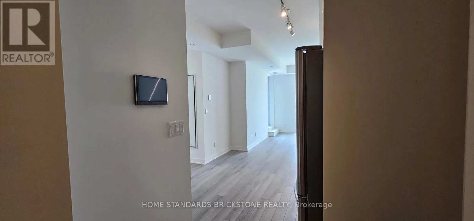304 - 3079 TRAFALGAR ROAD