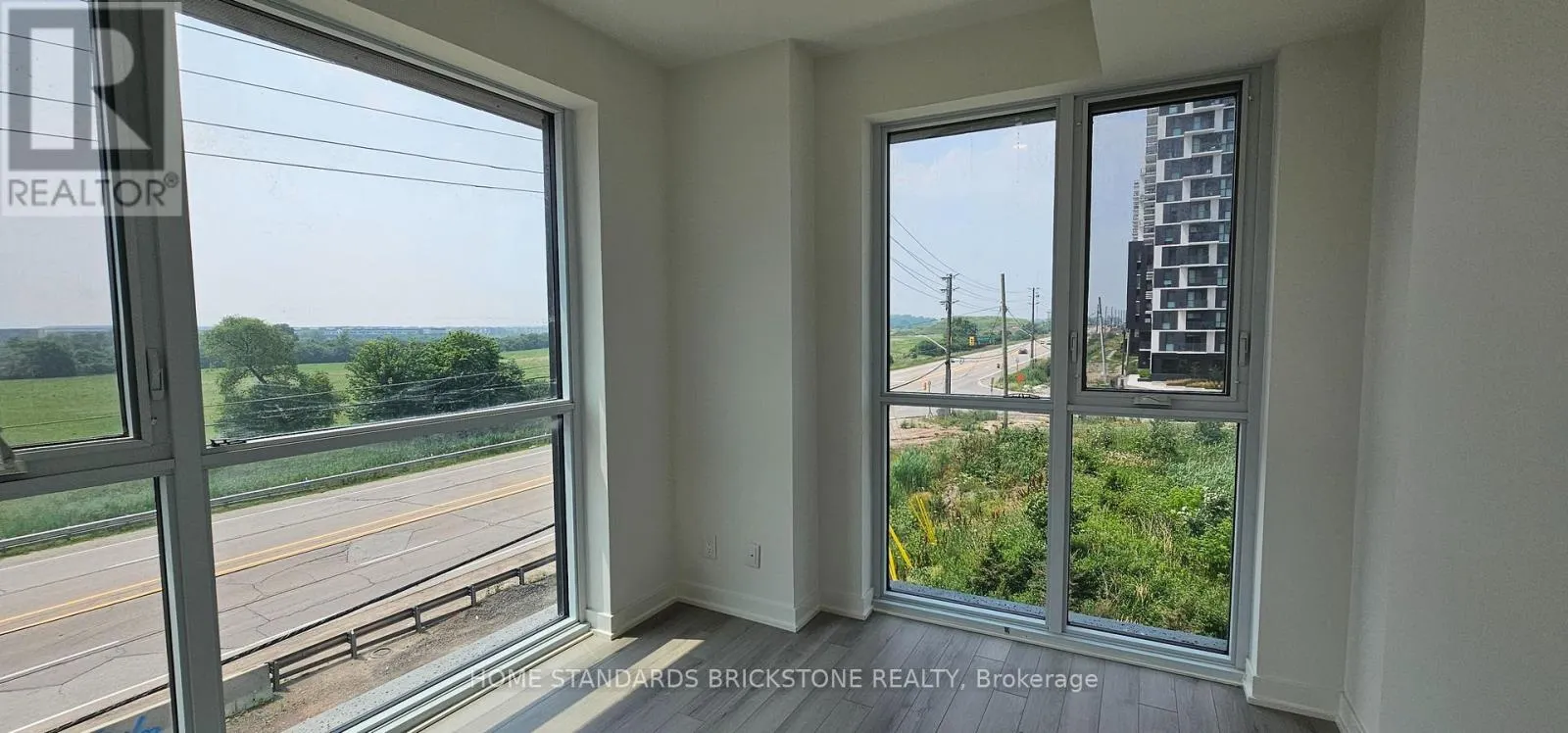 304 - 3079 TRAFALGAR ROAD