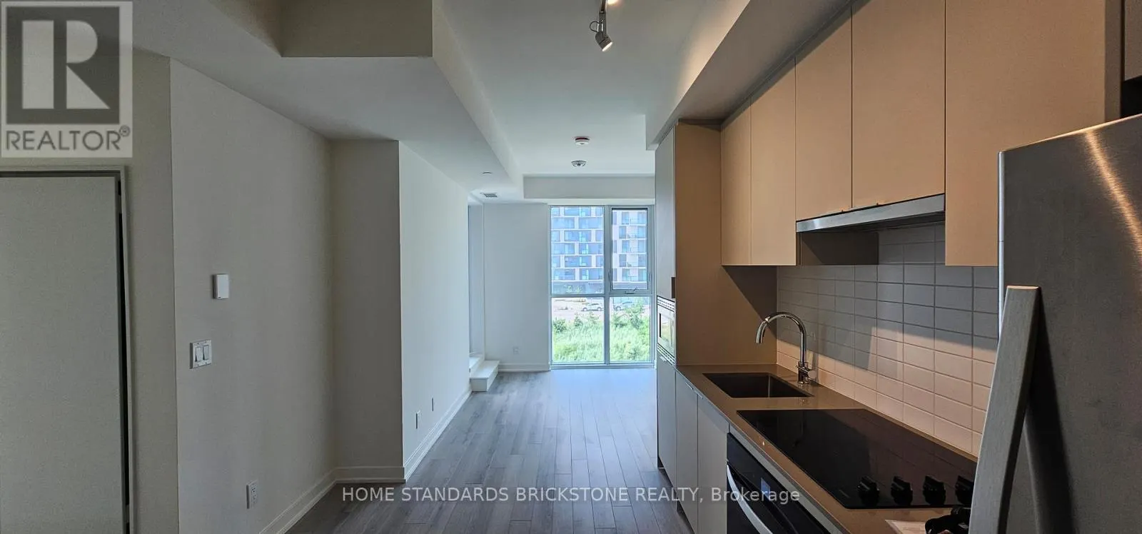 304 - 3079 TRAFALGAR ROAD