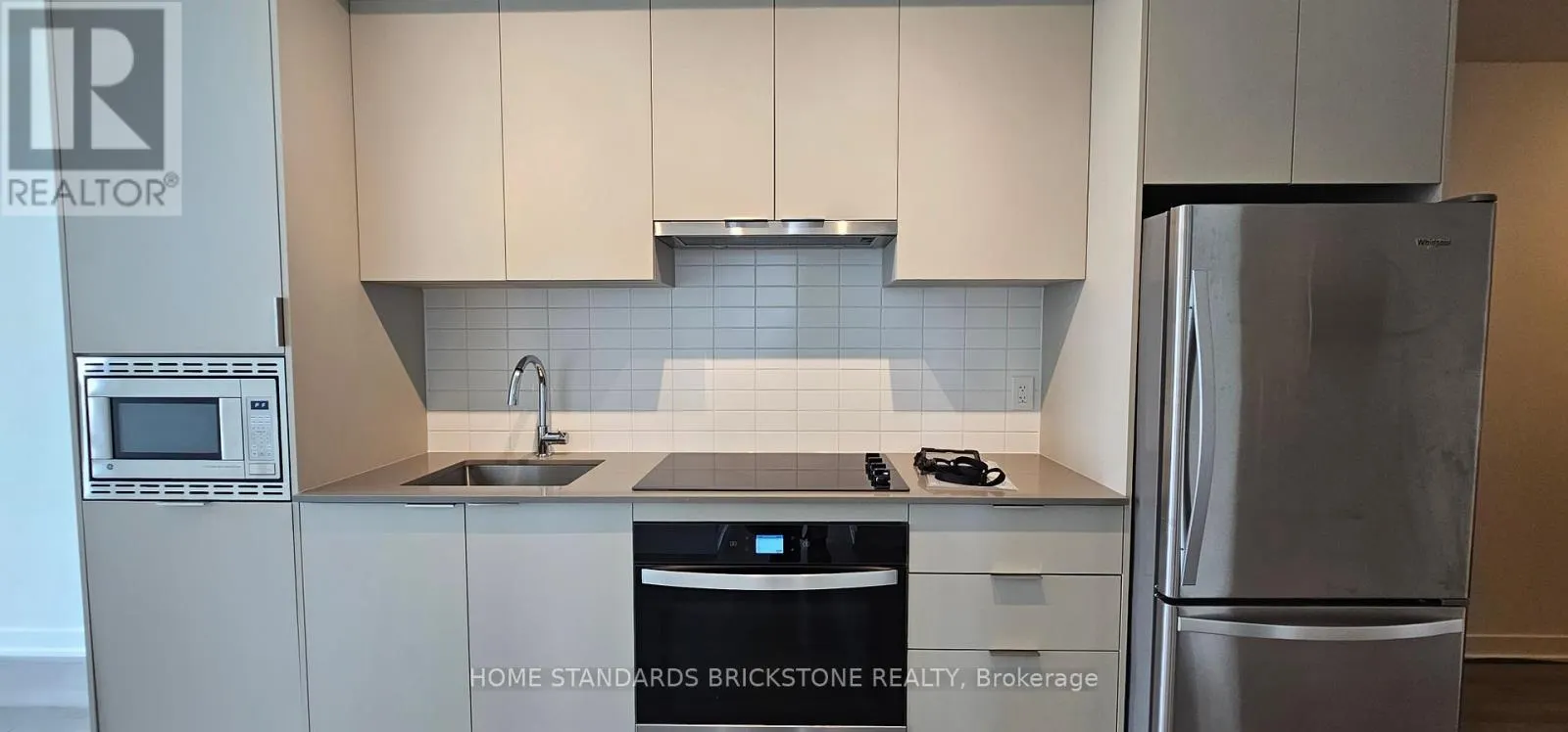 304 - 3079 TRAFALGAR ROAD