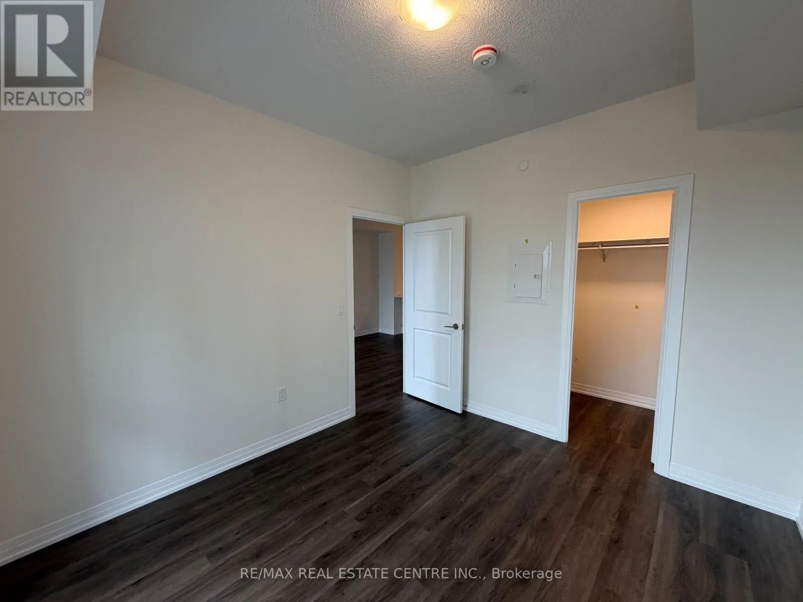 517 - 15 WATERGARDEN DRIVE