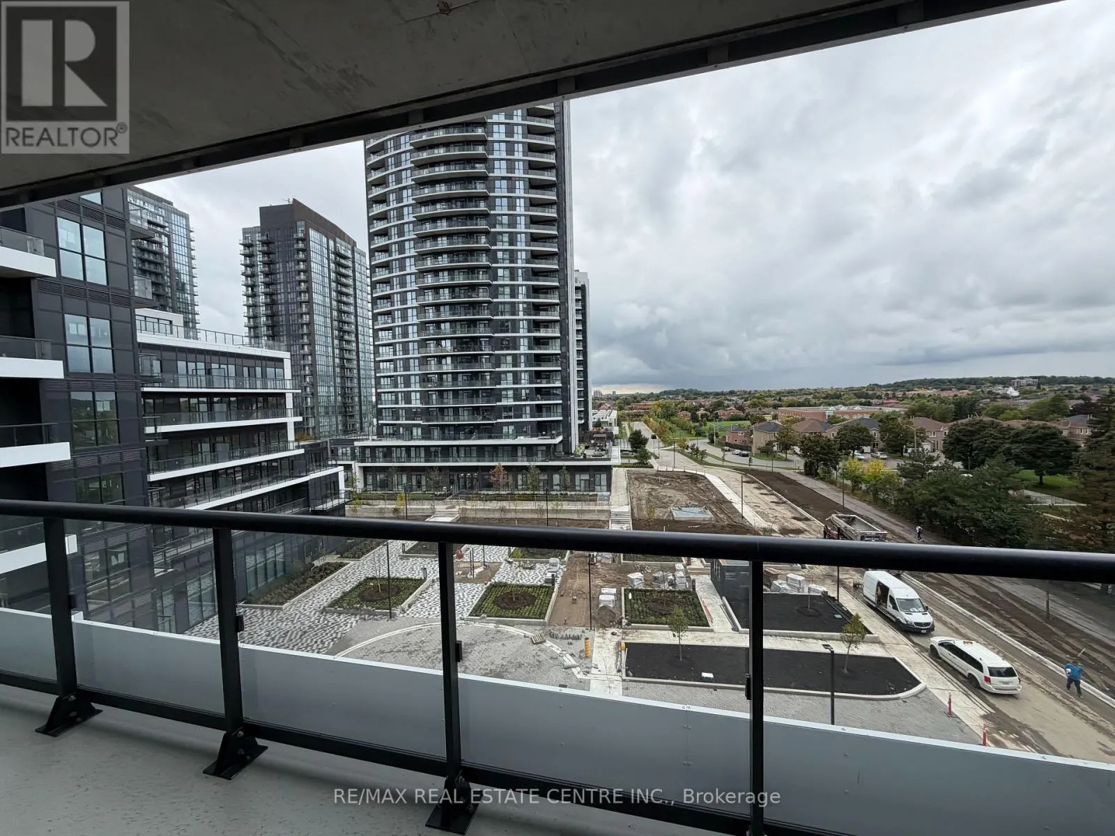 517 - 15 WATERGARDEN DRIVE