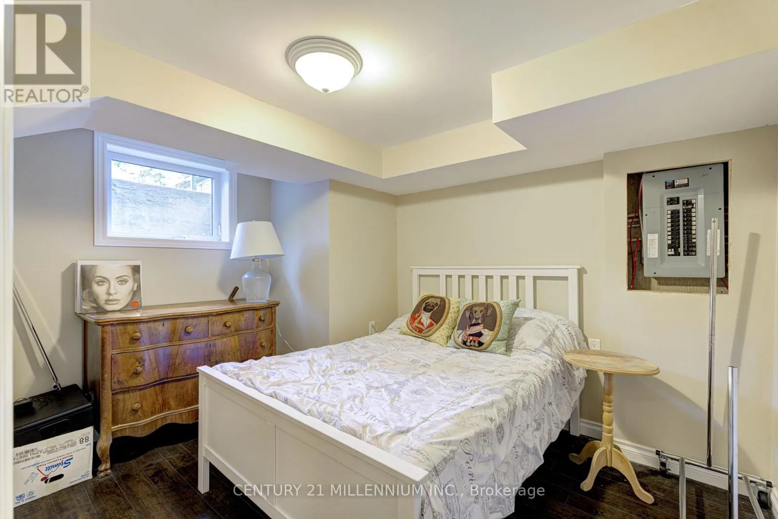17 EVESHAM CRESCENT