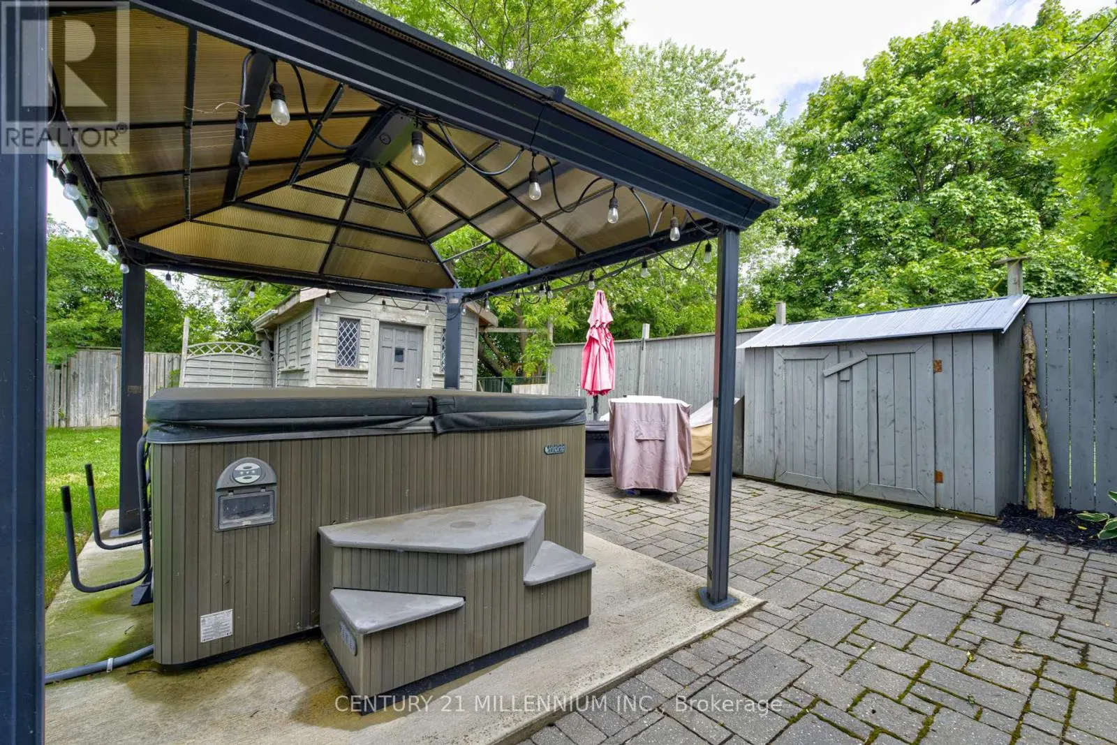 17 EVESHAM CRESCENT