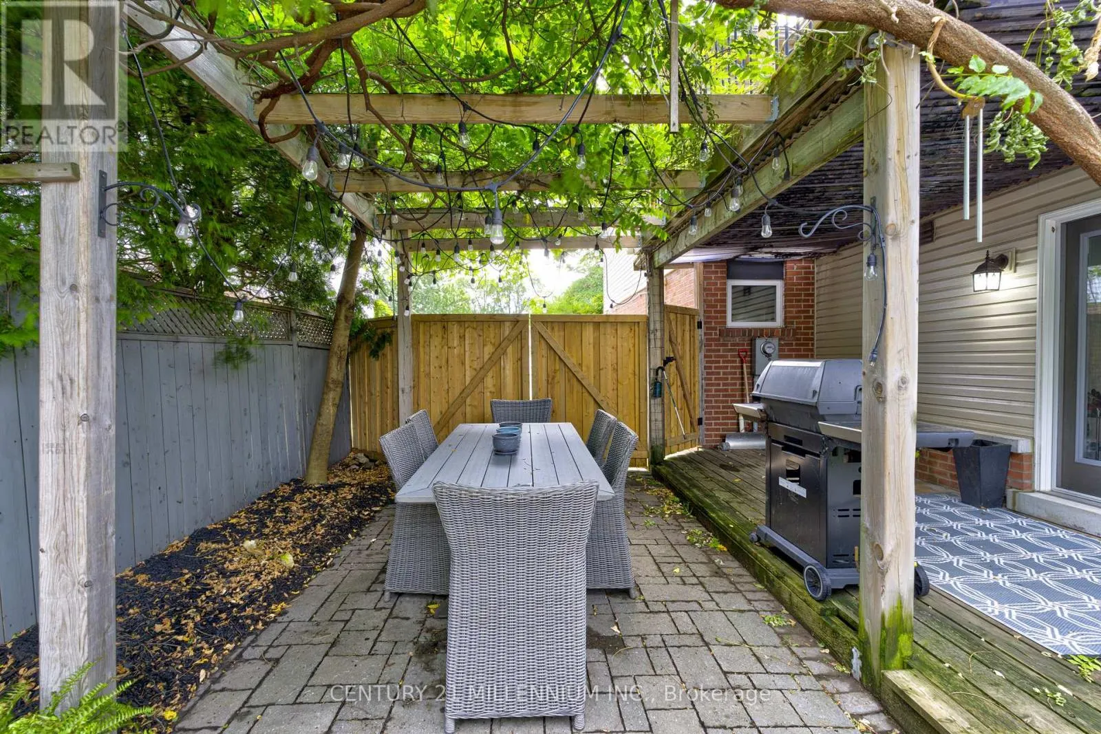 17 EVESHAM CRESCENT