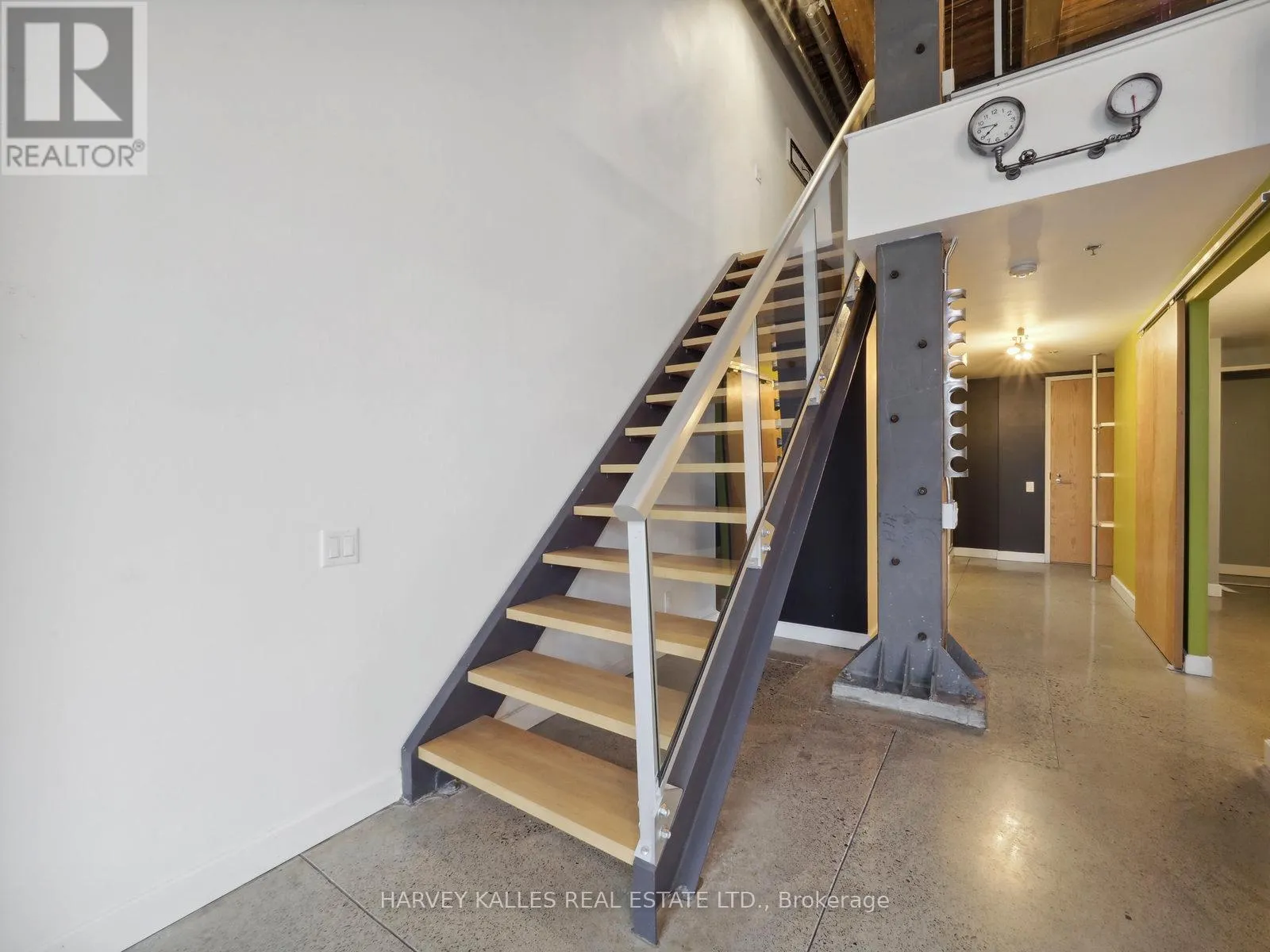 110 - 363 SORAUREN AVENUE