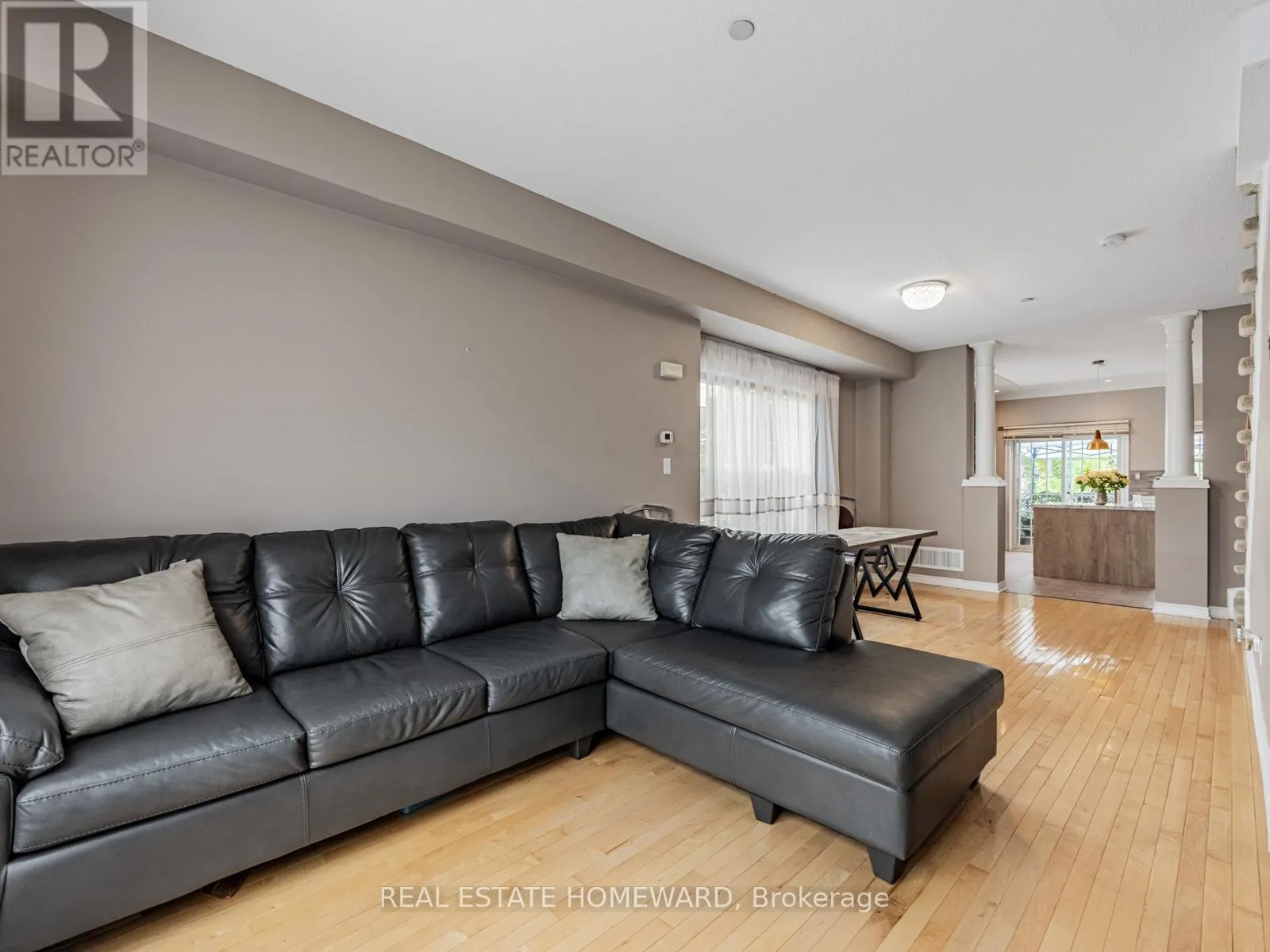 964A THE QUEENSWAY