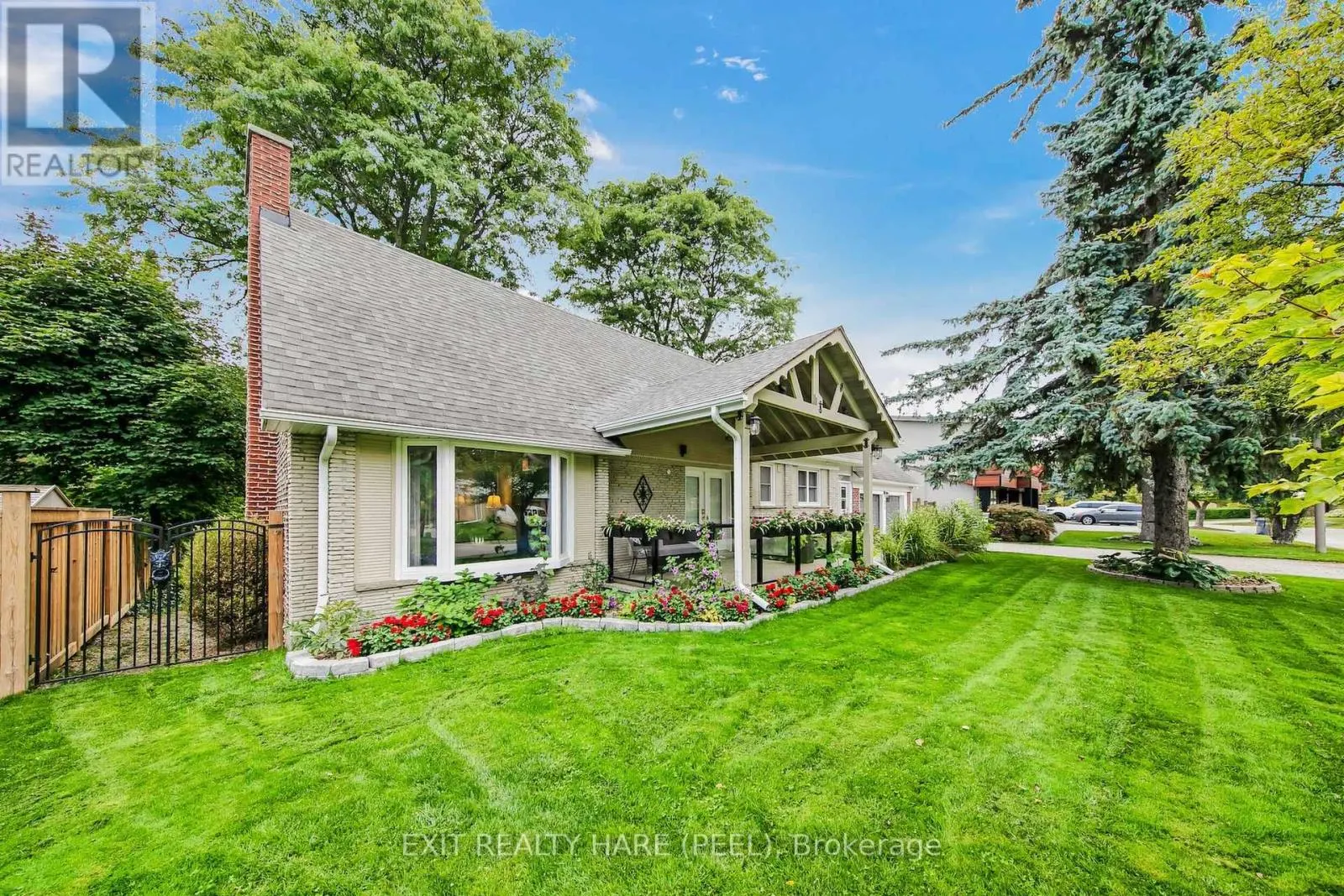 35 RIDGEHILL DRIVE