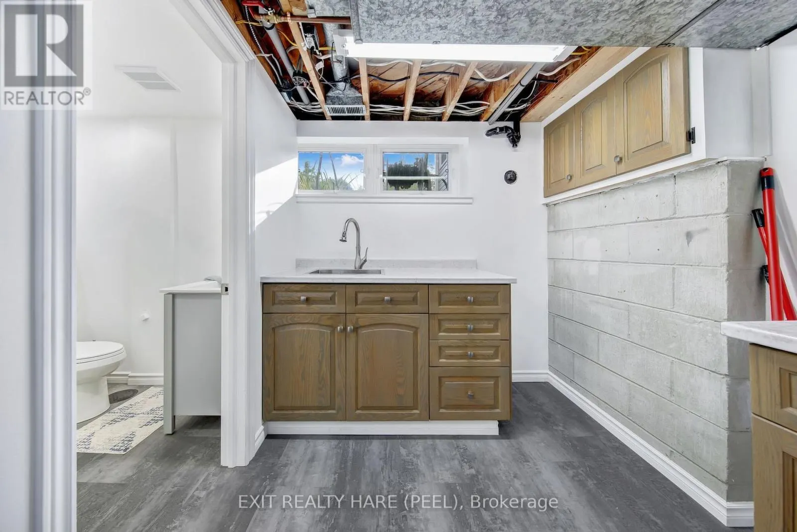 35 RIDGEHILL DRIVE