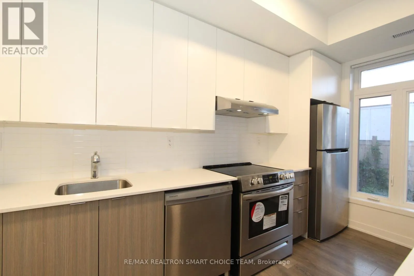 209 - 160 CANON JACKSON DRIVE