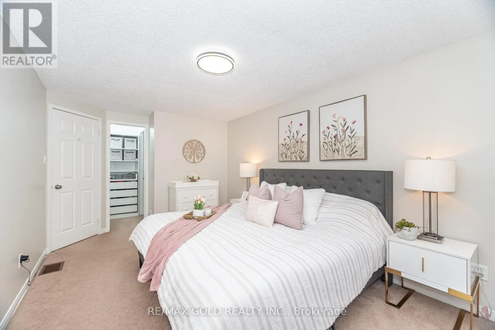 26 FLEMINGTON DRIVE