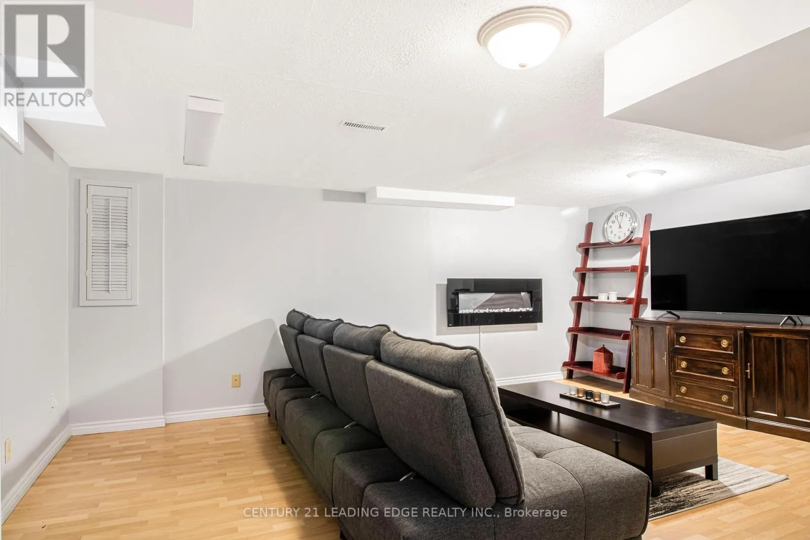 24 - 120 FALCONER DRIVE