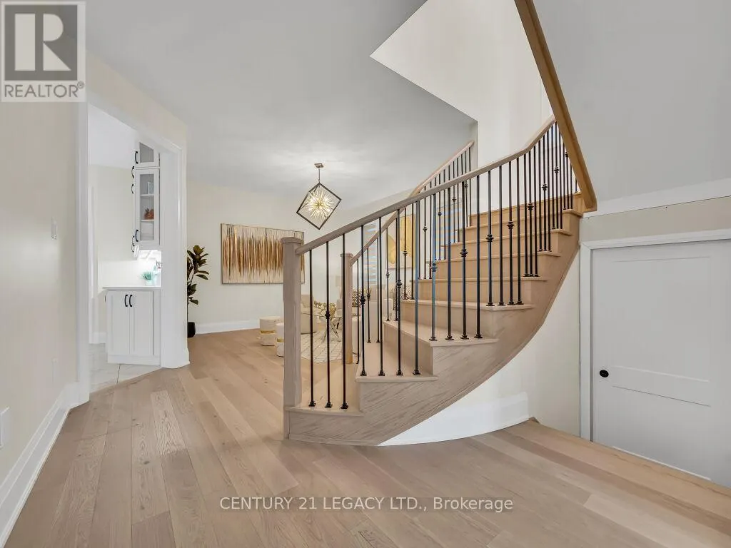 23 DUXBURY ROAD N