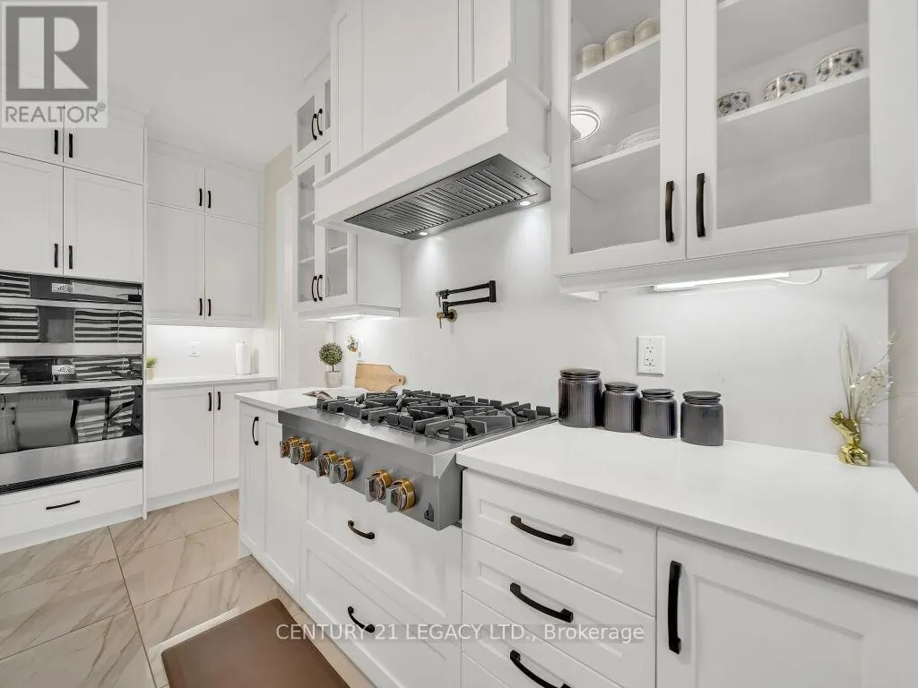 23 DUXBURY ROAD N