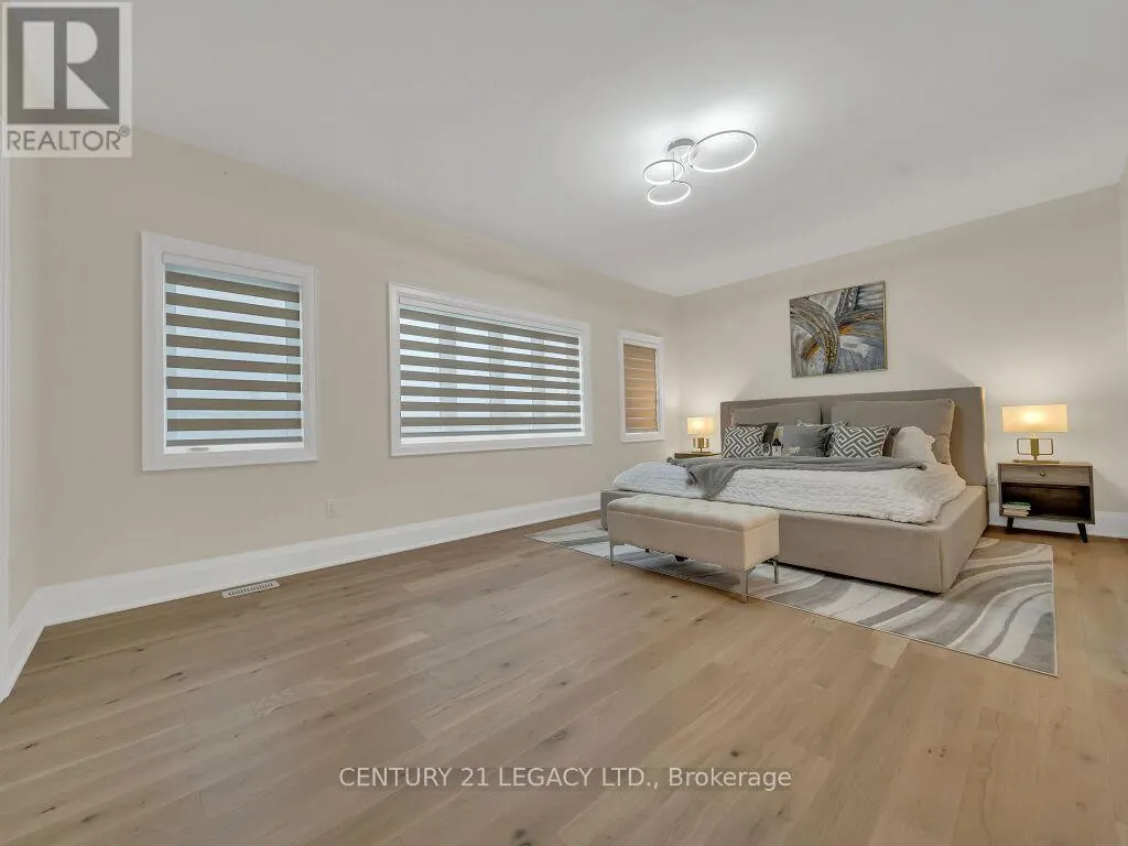 23 DUXBURY ROAD N