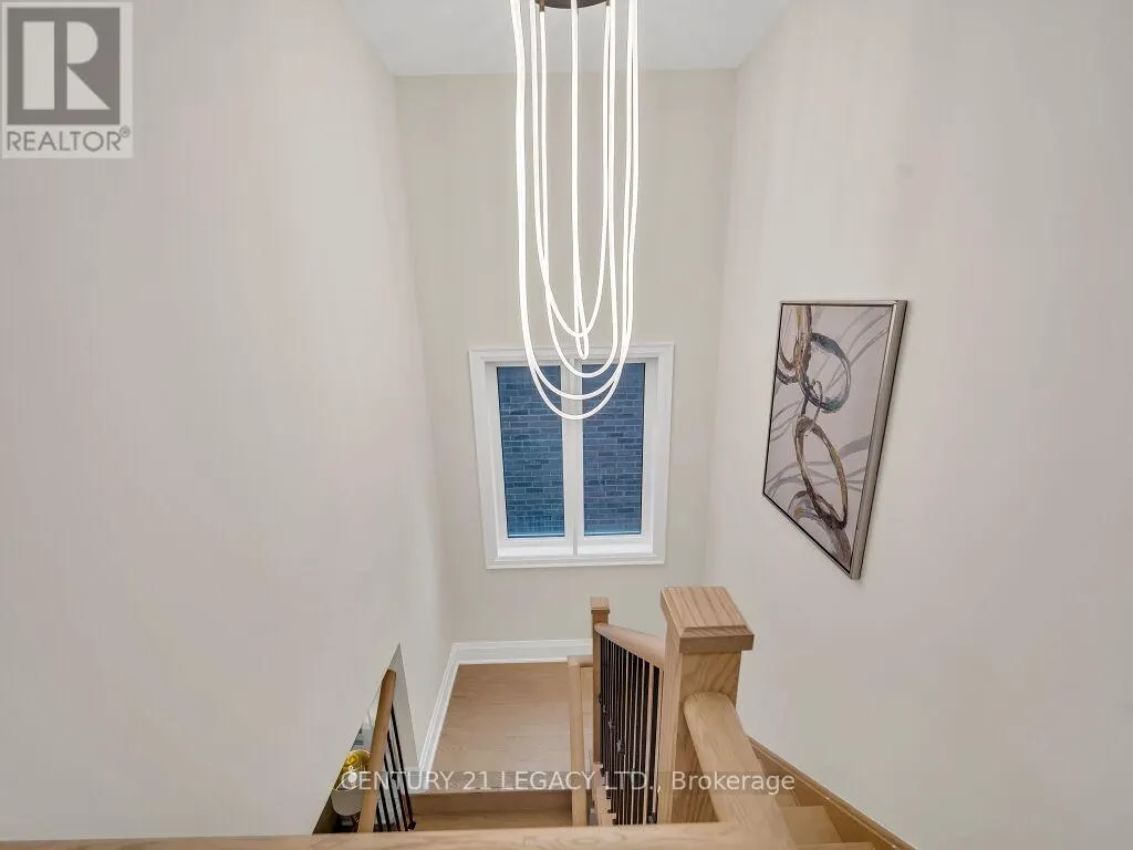 23 DUXBURY ROAD N