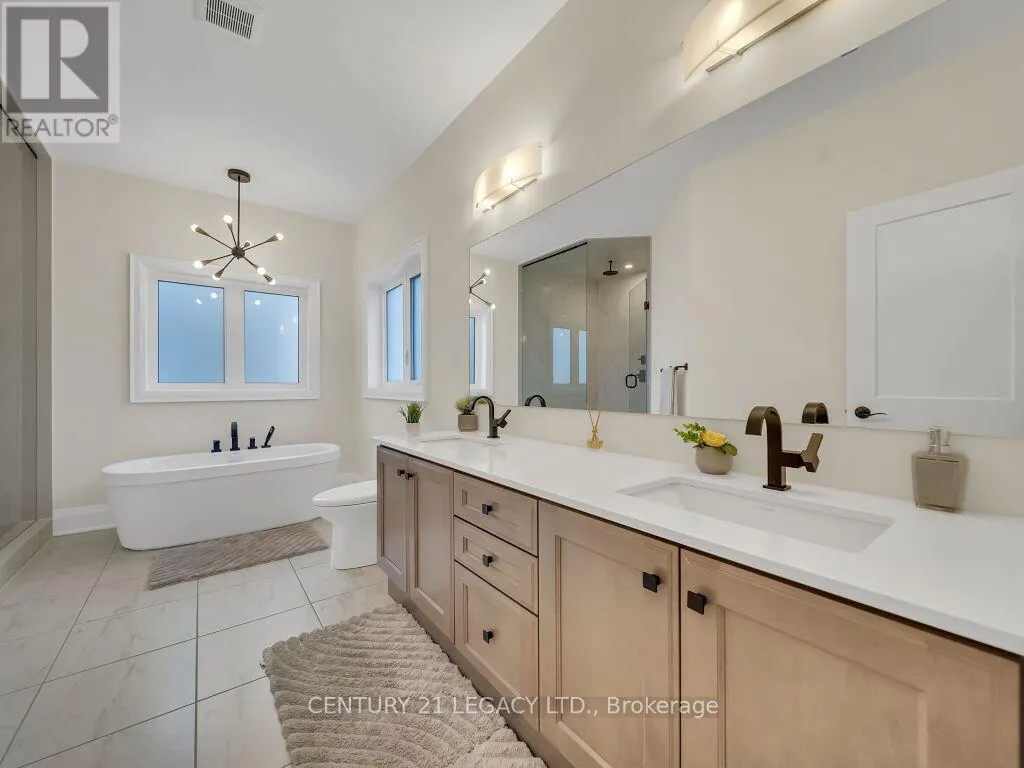 23 DUXBURY ROAD N