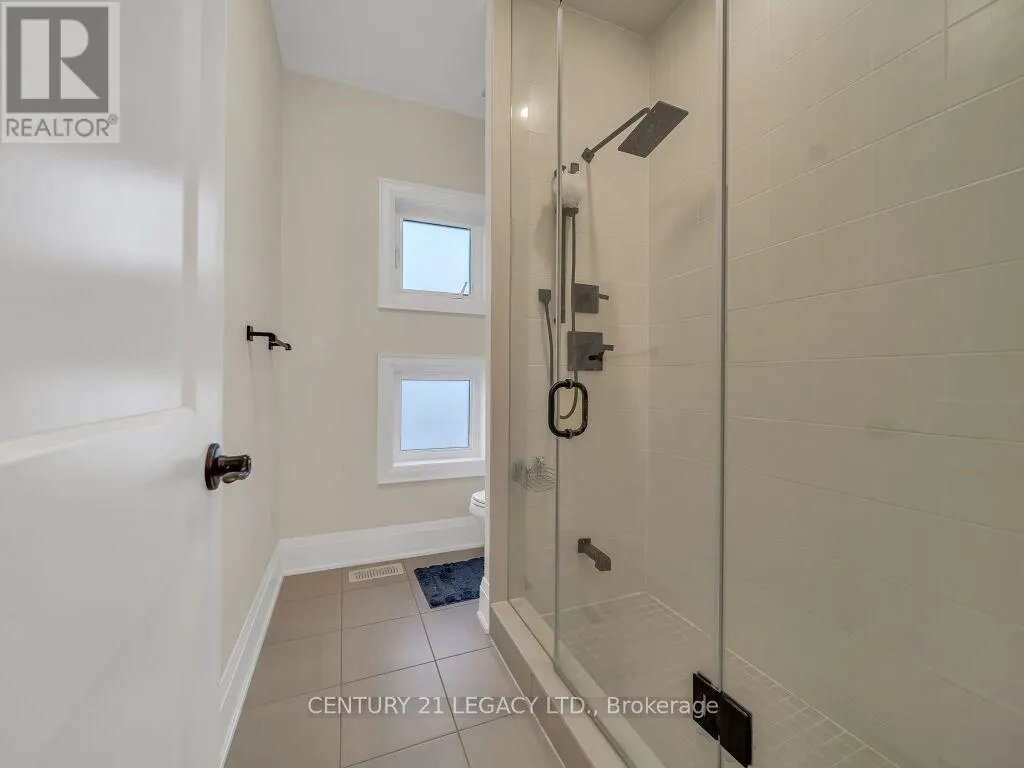 23 DUXBURY ROAD N