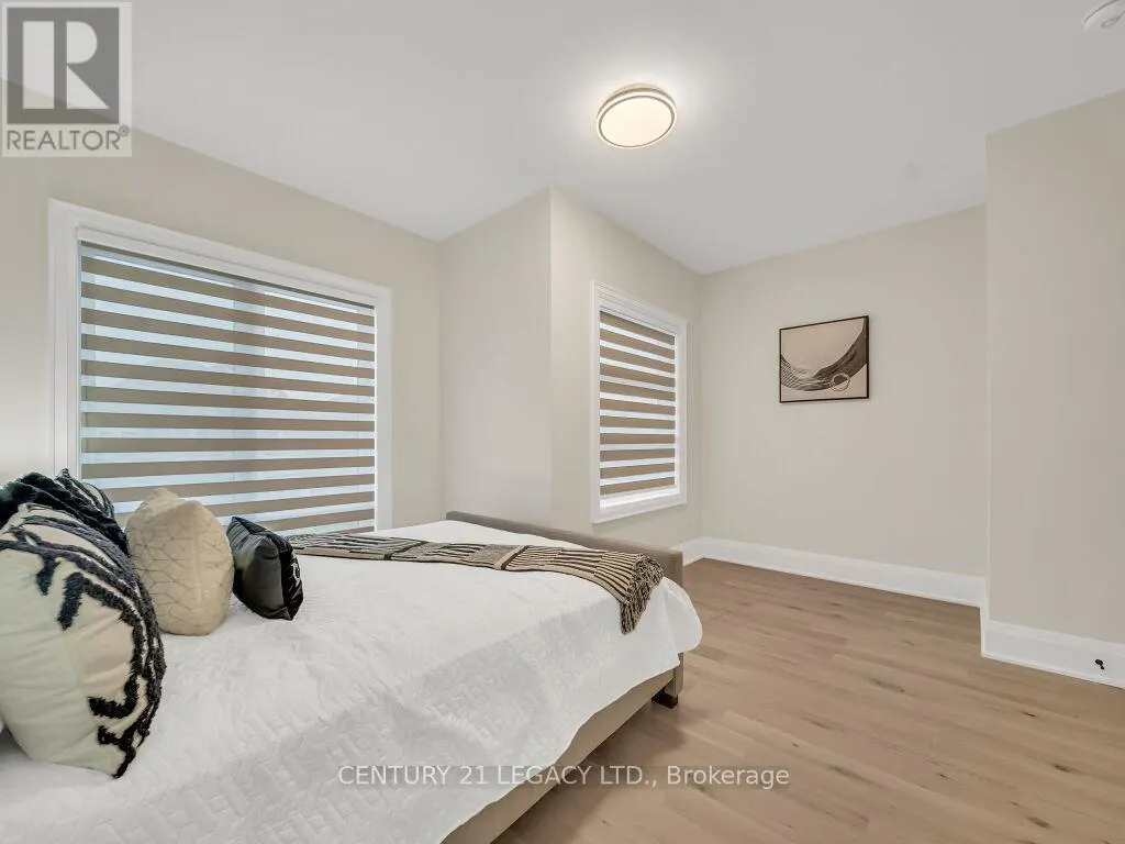 23 DUXBURY ROAD N