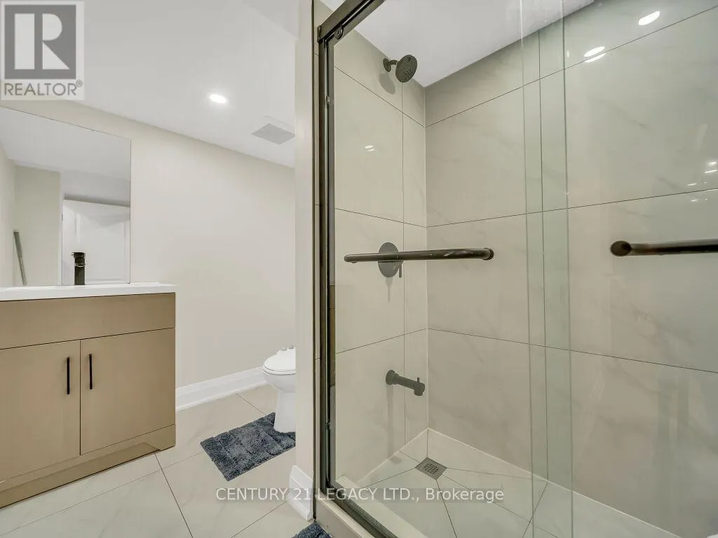 23 DUXBURY ROAD N