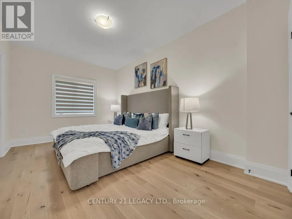 23 DUXBURY ROAD N