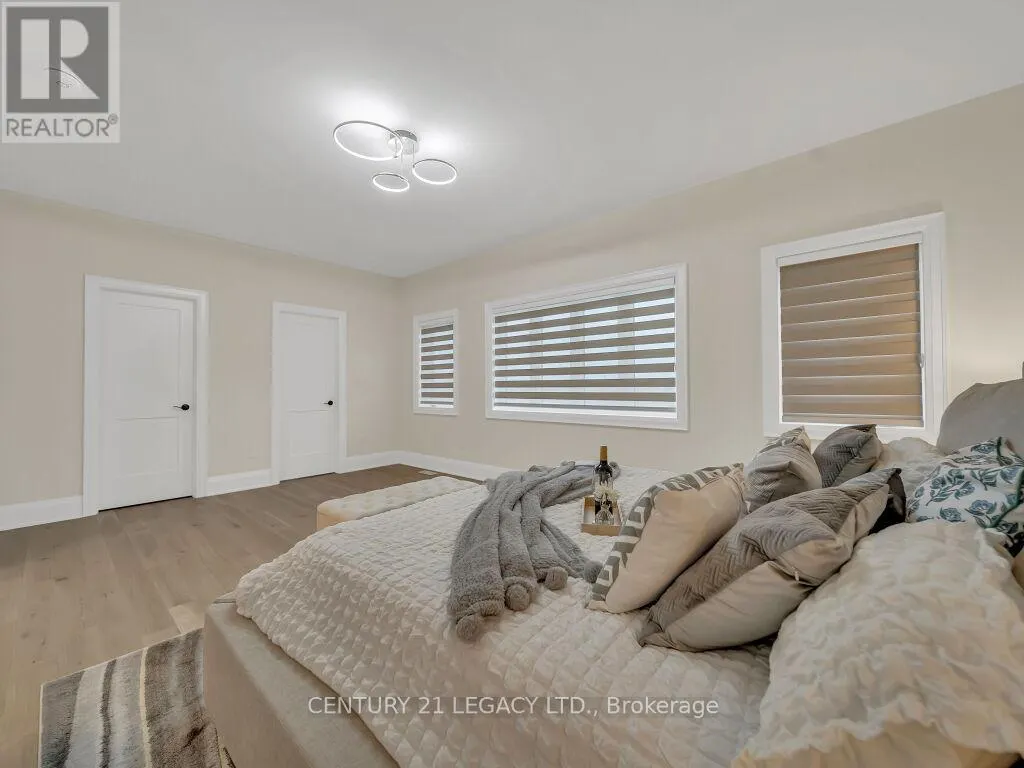 23 DUXBURY ROAD N