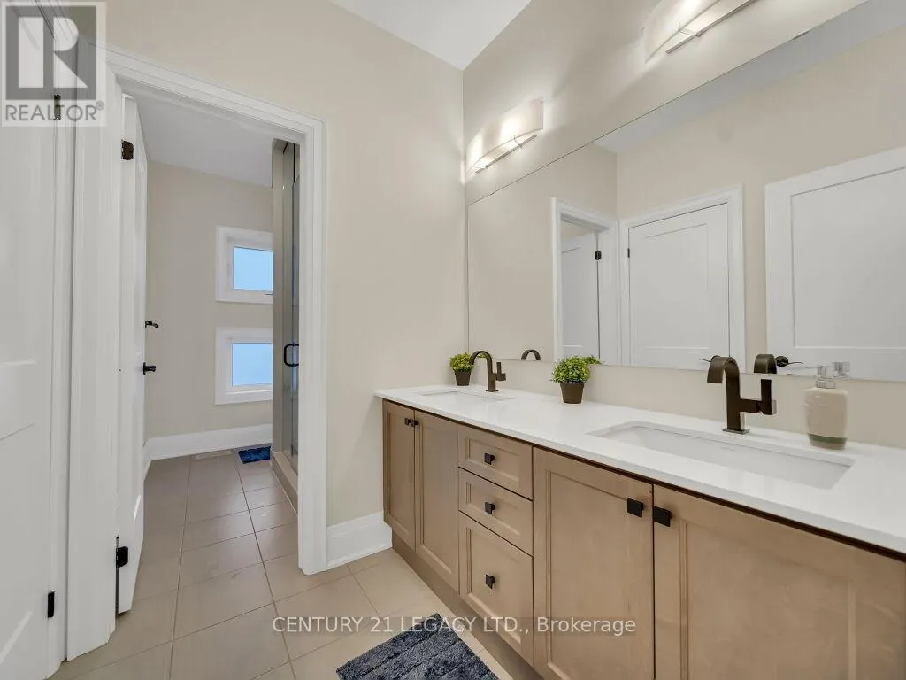 23 DUXBURY ROAD N