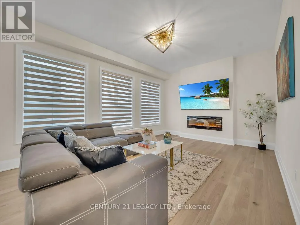 23 DUXBURY ROAD N