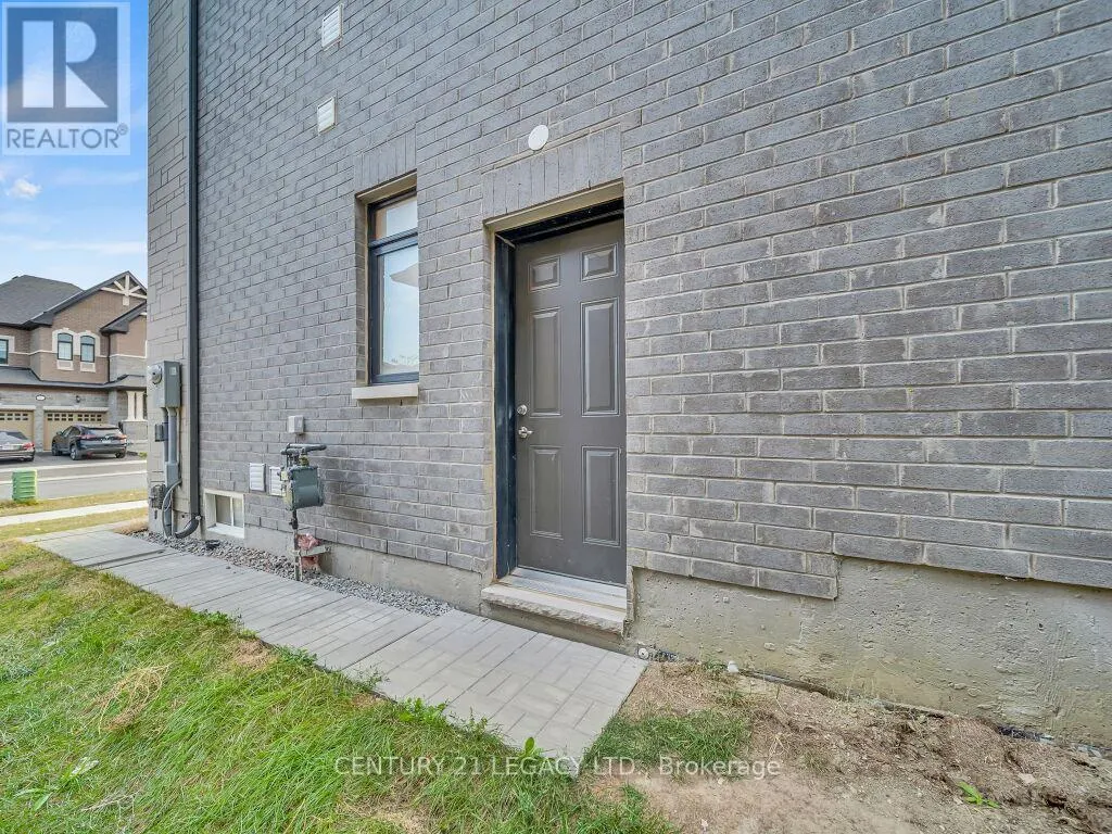 23 DUXBURY ROAD N
