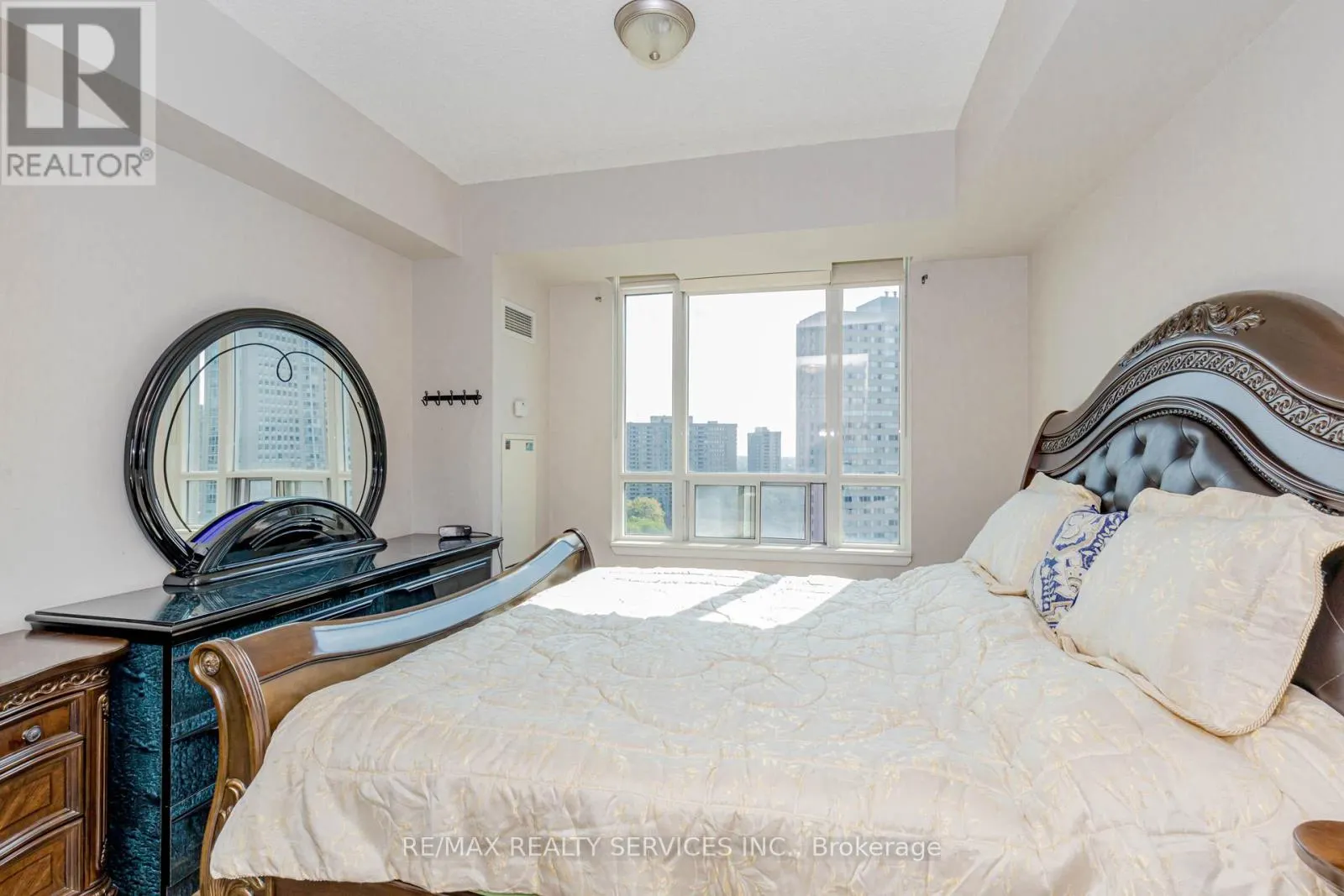 1203 - 90 ABSOLUTE AVENUE