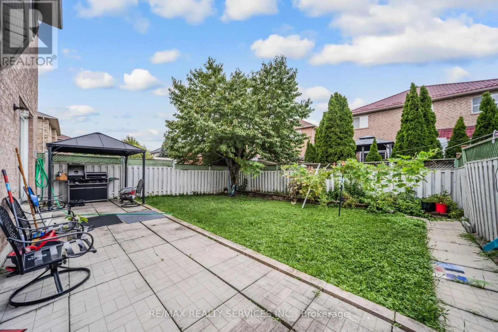 12 ROADMASTER LANE