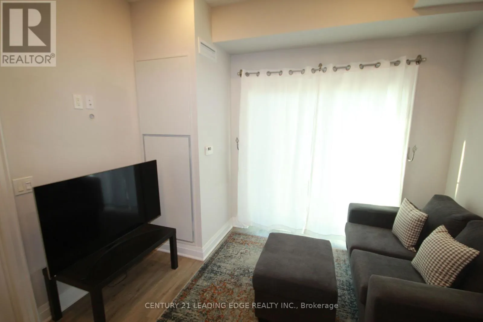 128 GROVEWOOD COMMON