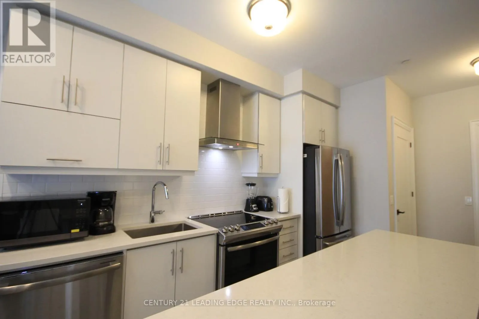 128 GROVEWOOD COMMON